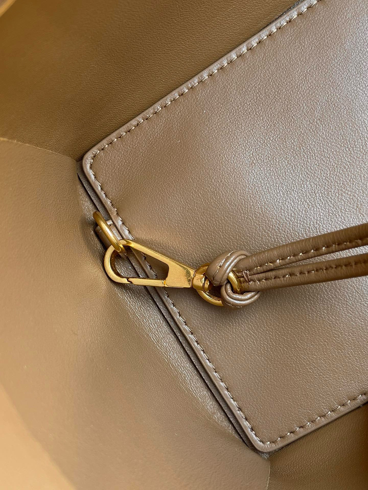 BV Arco Tote Bag