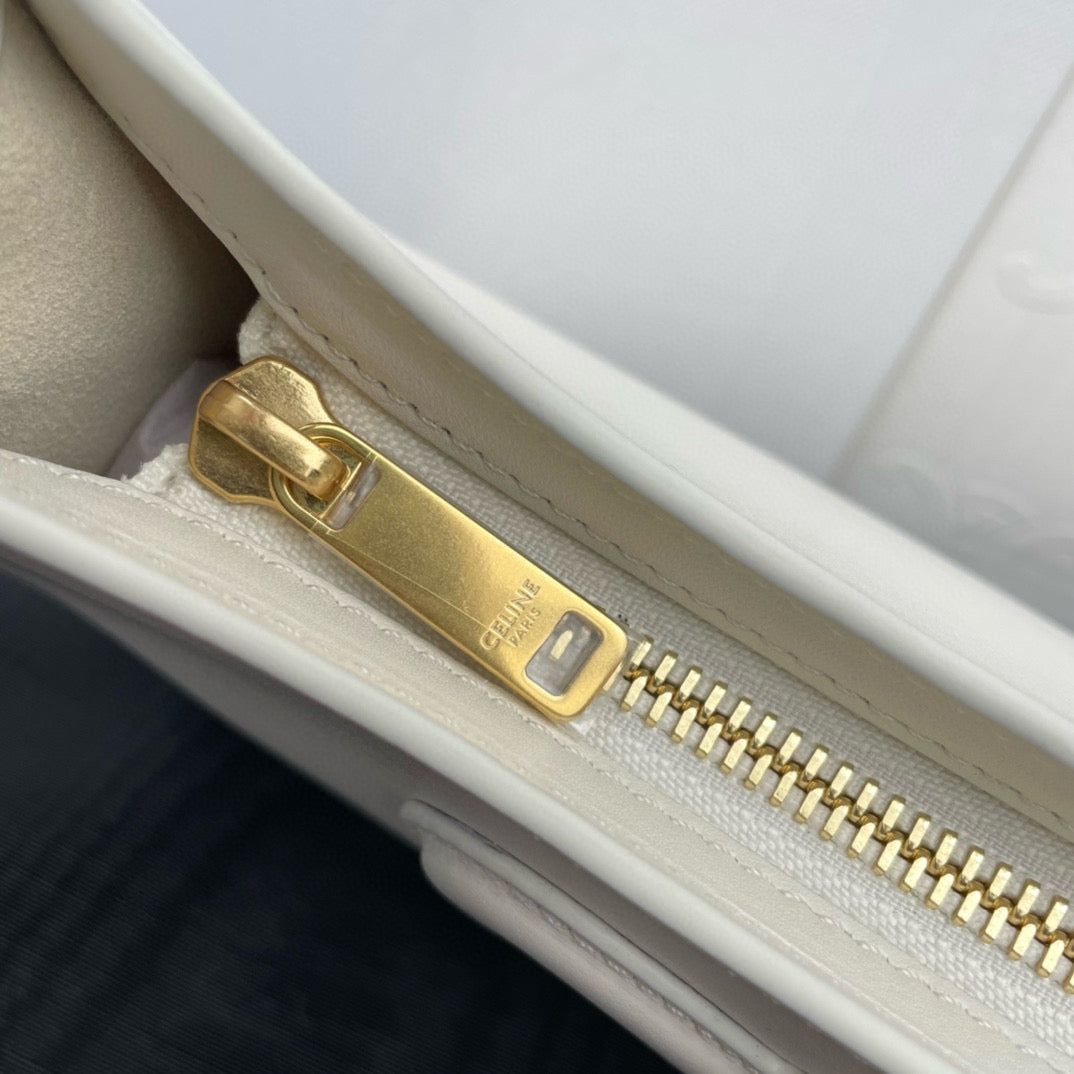 Celine Triomphe Hobo