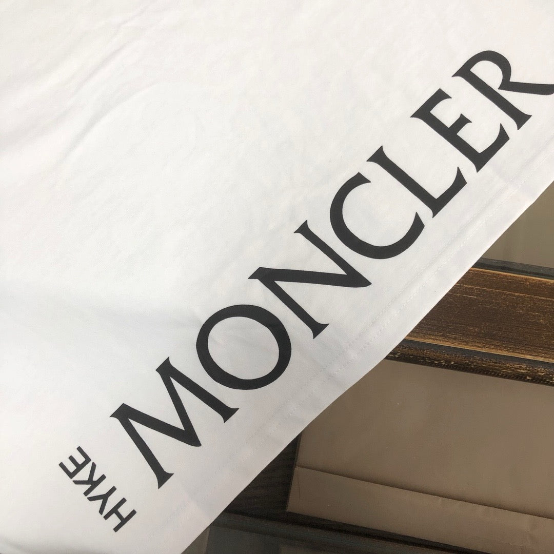 Moncler T-shirt