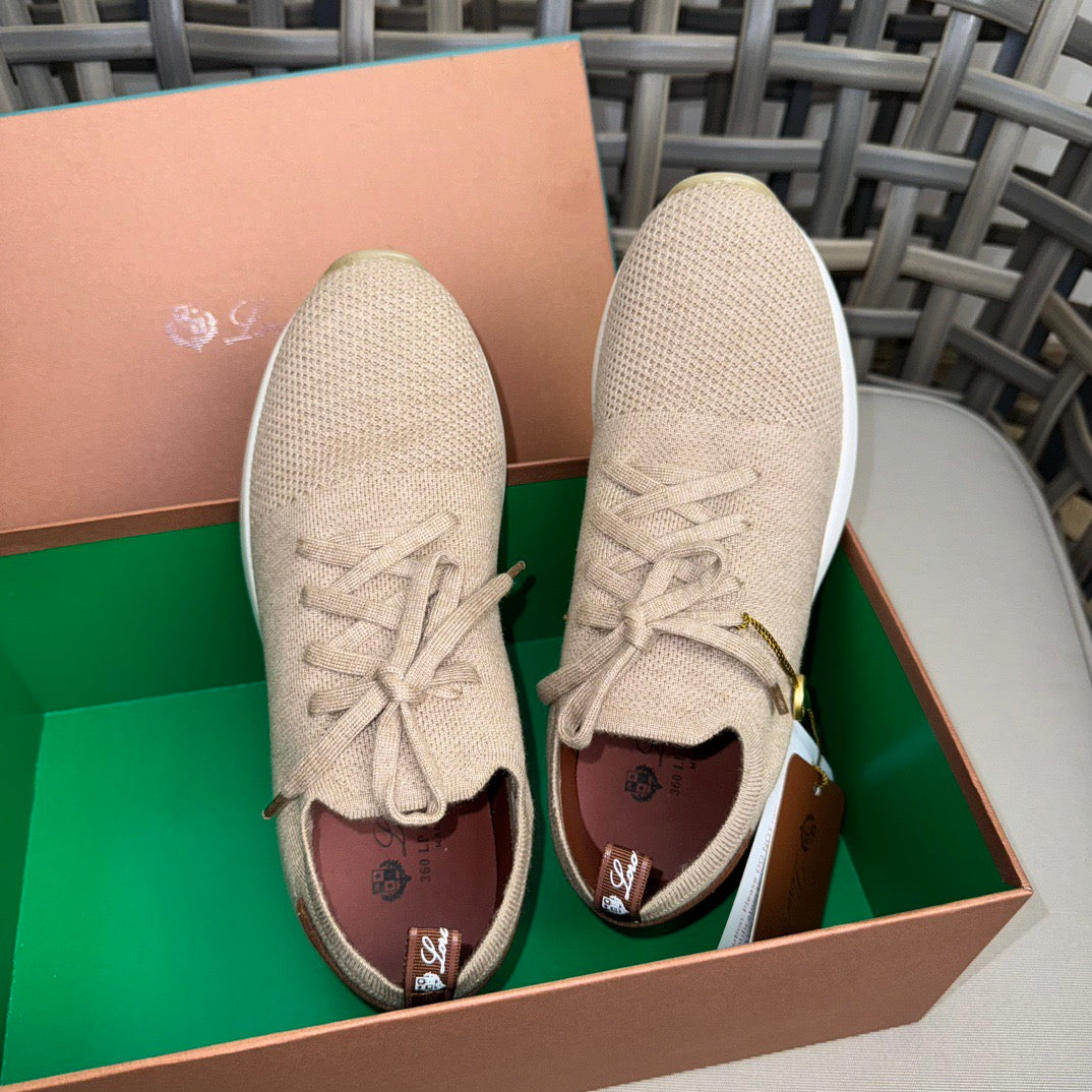 LP Sneakers