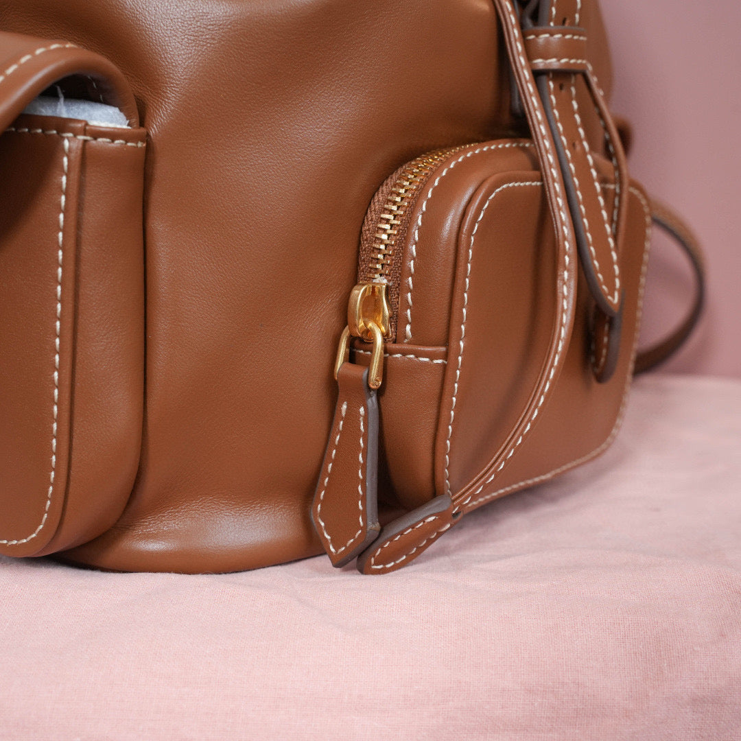 Miu Miu Backpack 22x18x11.5cm