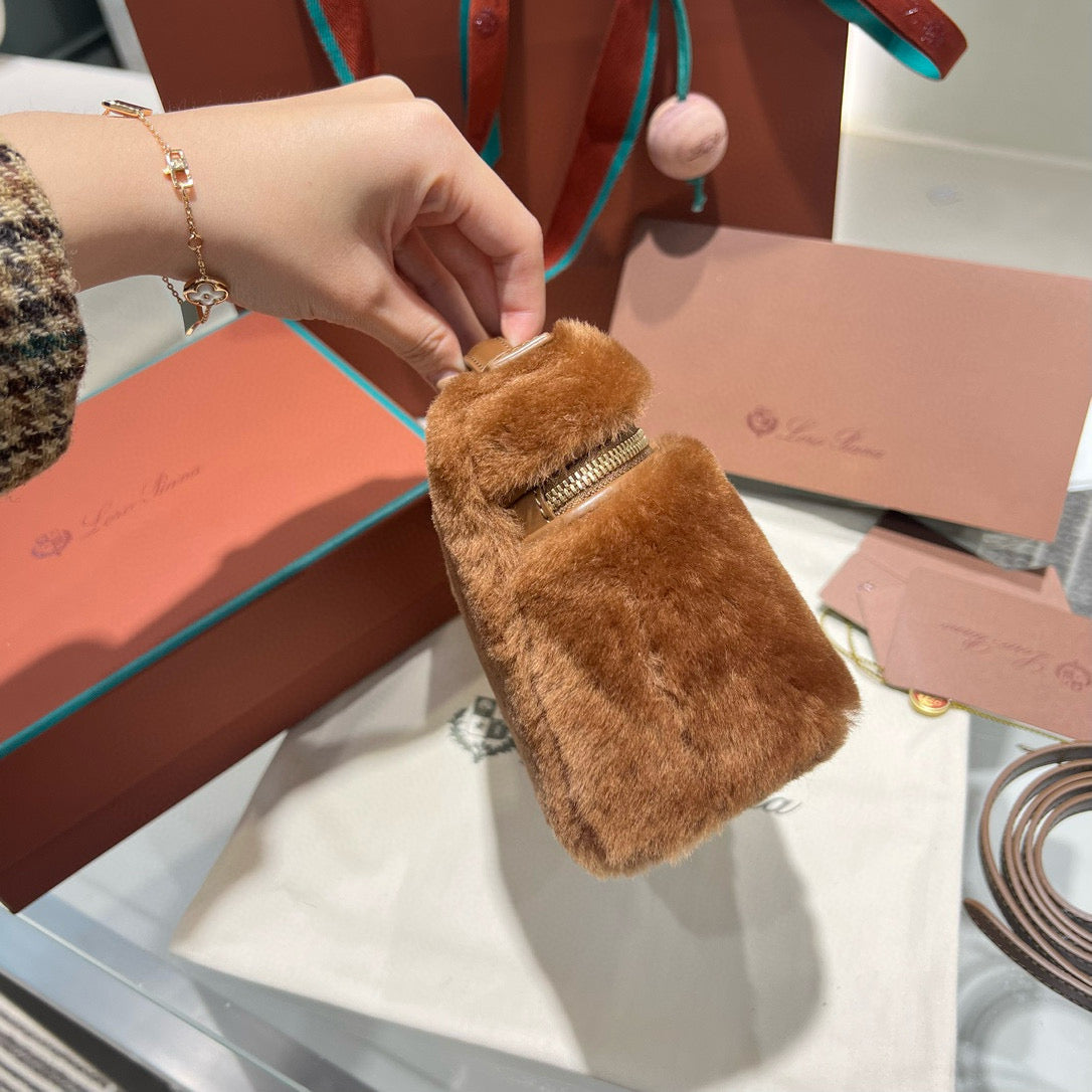 Loro Piana 19 Case Bag