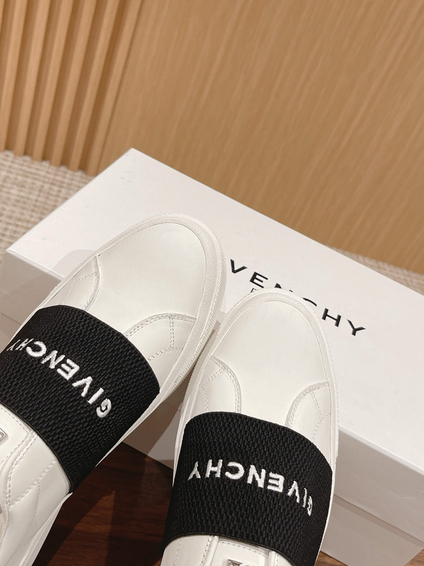 Givenchy Sneakers