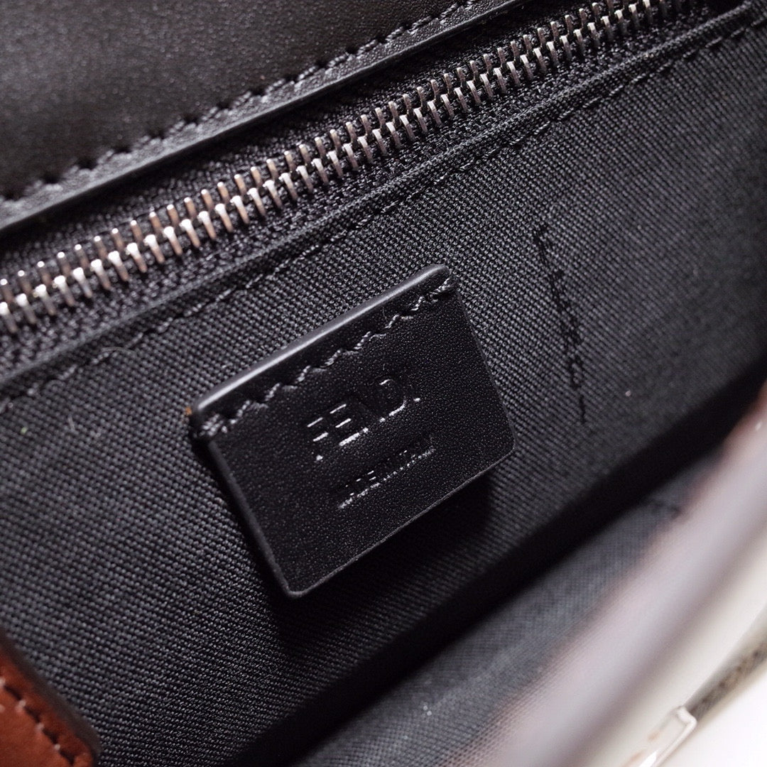 FENDI BAGUETTE 16.5*2.5*11