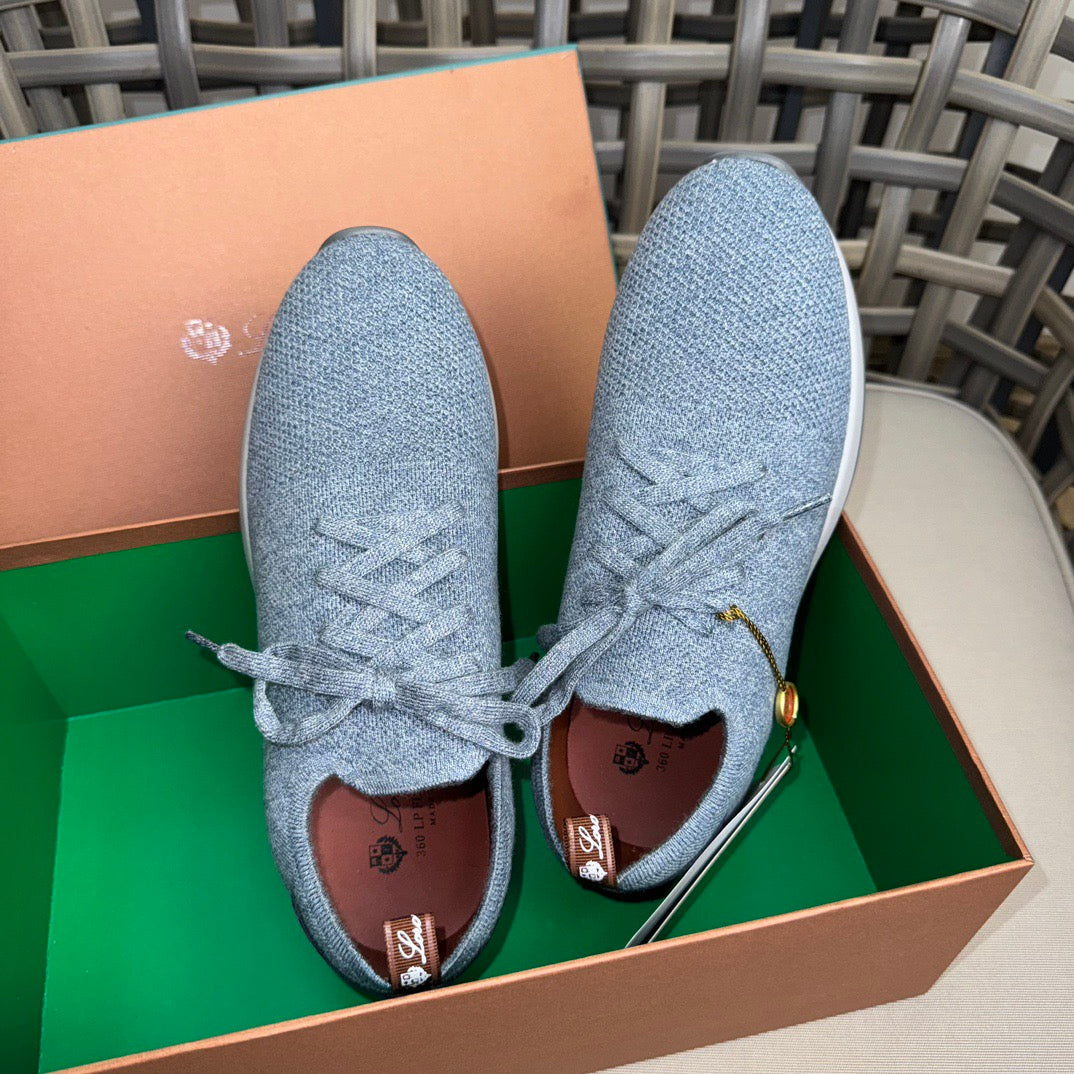 LP Sneakers
