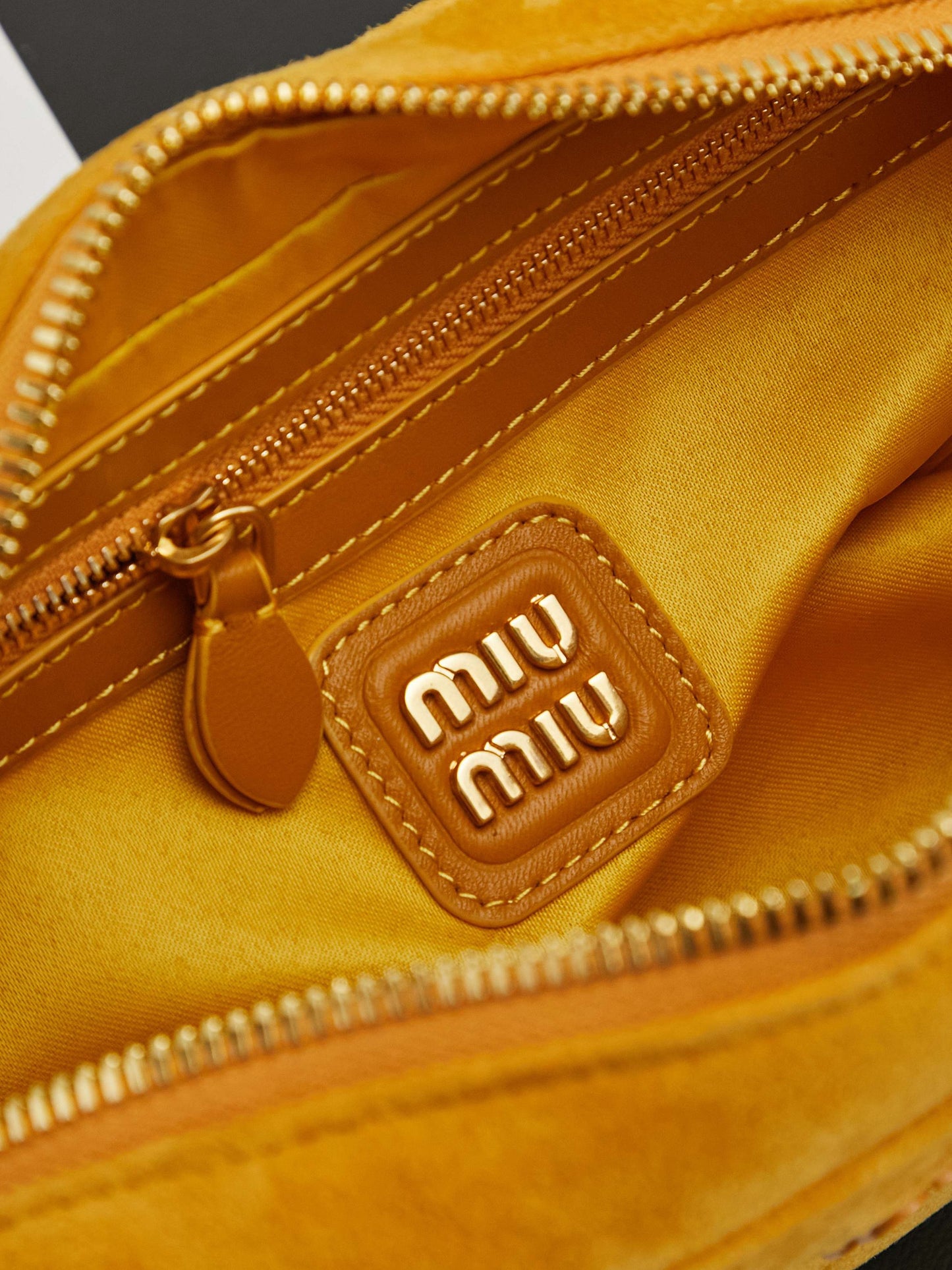Miu Miu Bowling Bag 22x10.5x7.5cm