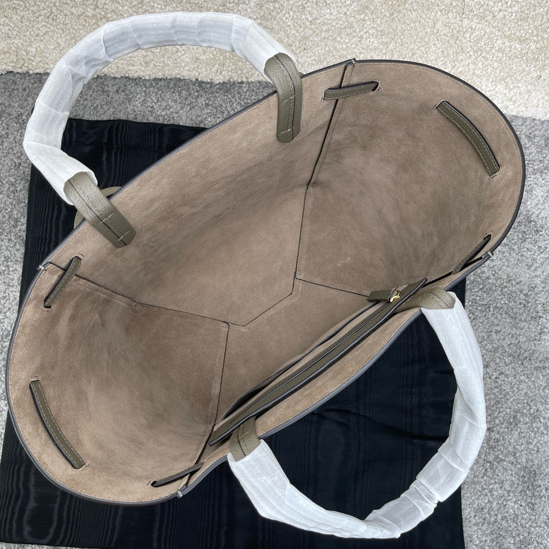 Celine Bucket