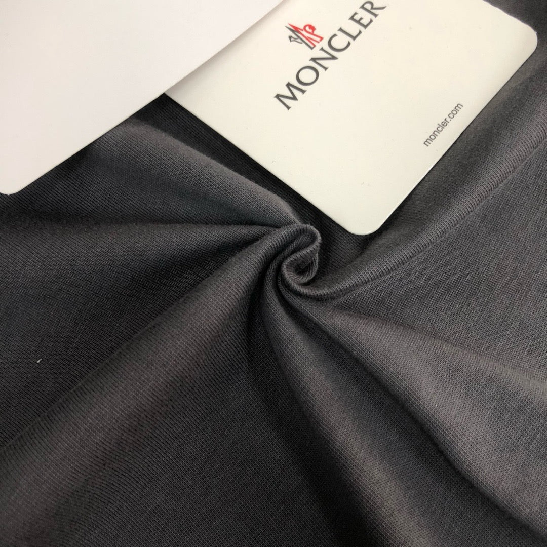 Moncler T-shirt