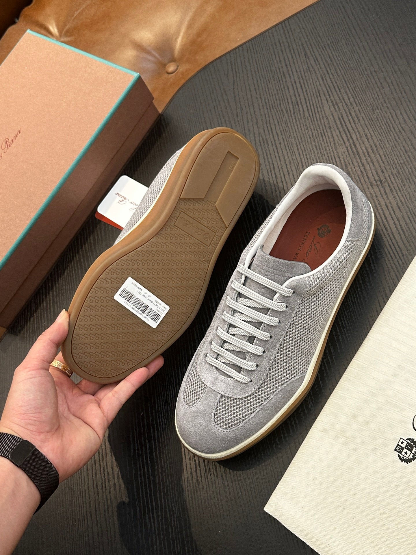 LP Sneakers