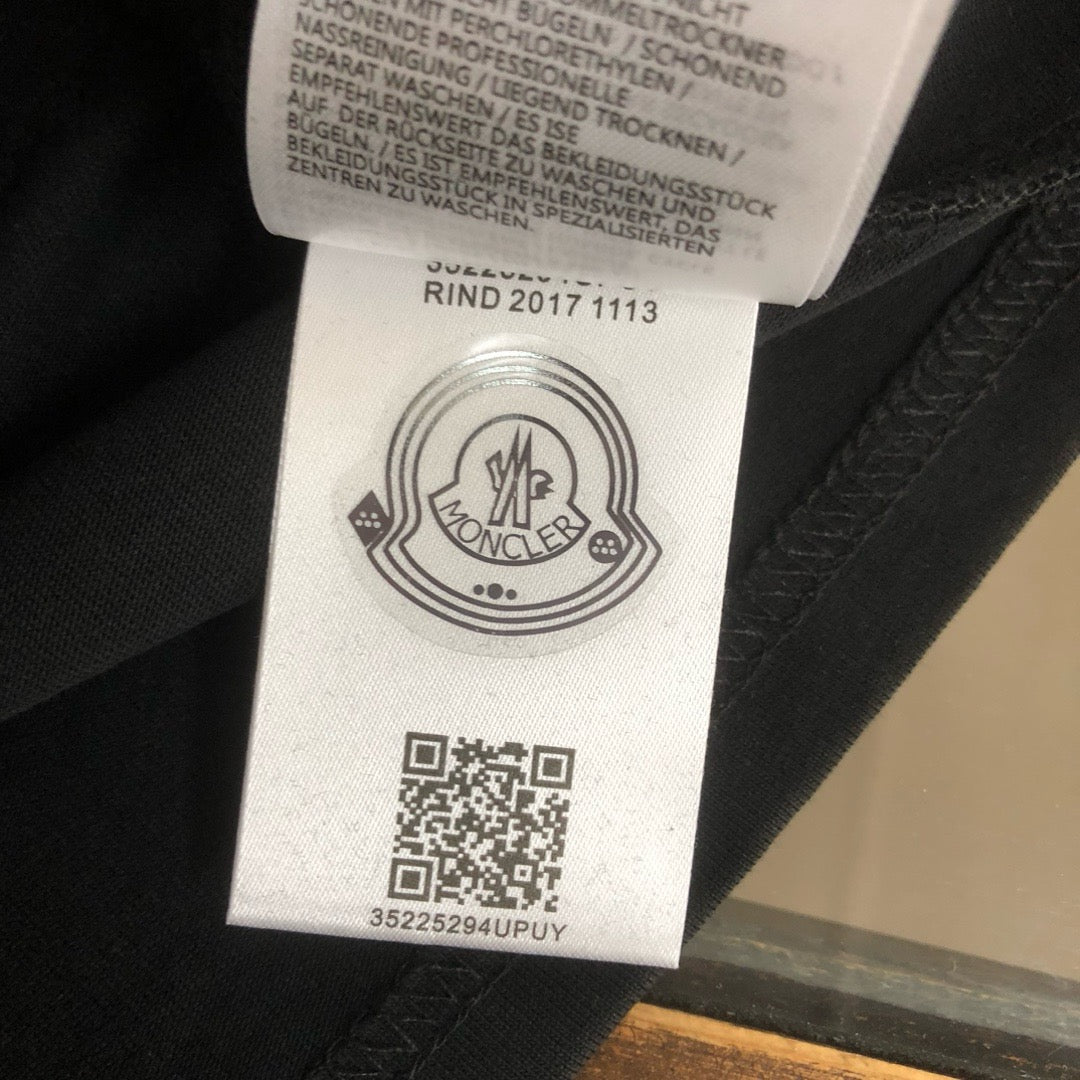 Moncler T-shirt