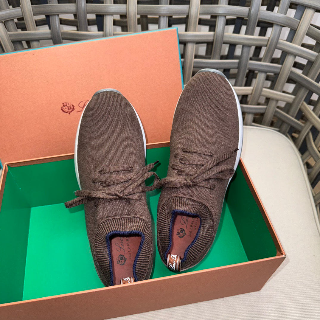 LP Sneakers