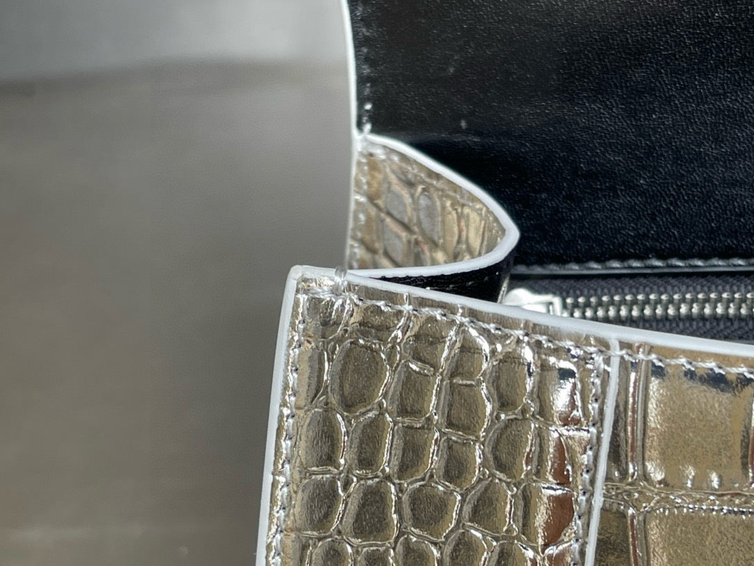 BLCG Hourglass Crocodile Top-handle Handbag
(23x10x24cm)