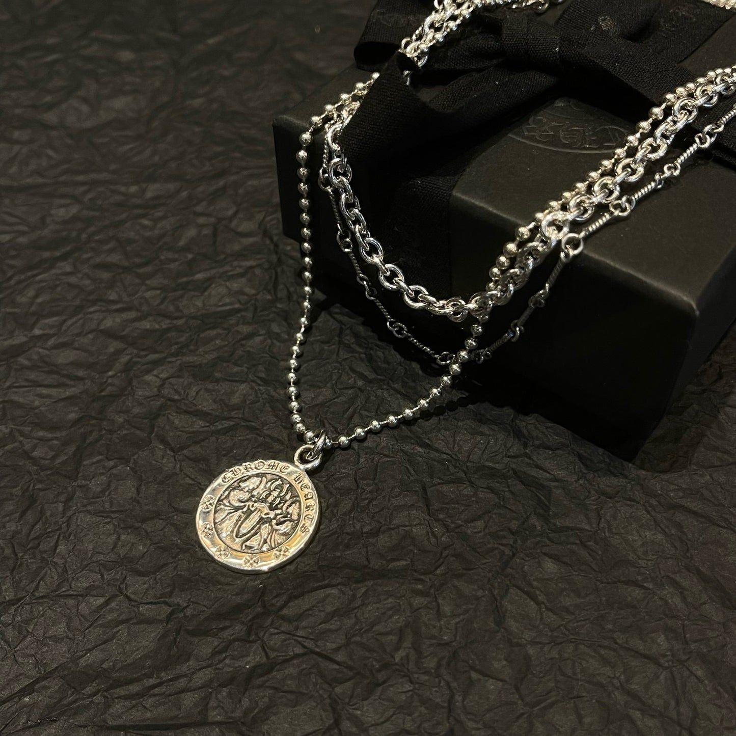 Collar Corazones Cromados