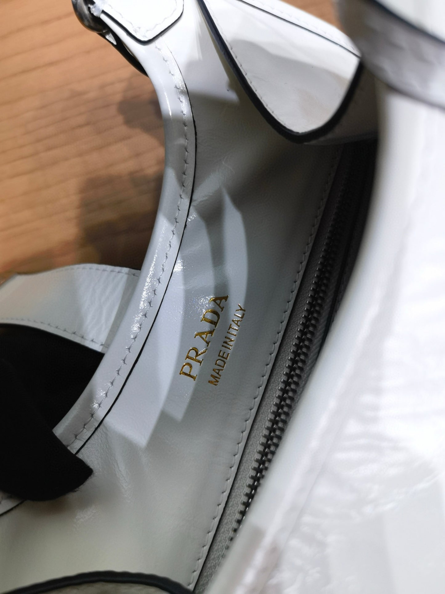 Prada Handbag 42x28x20cm