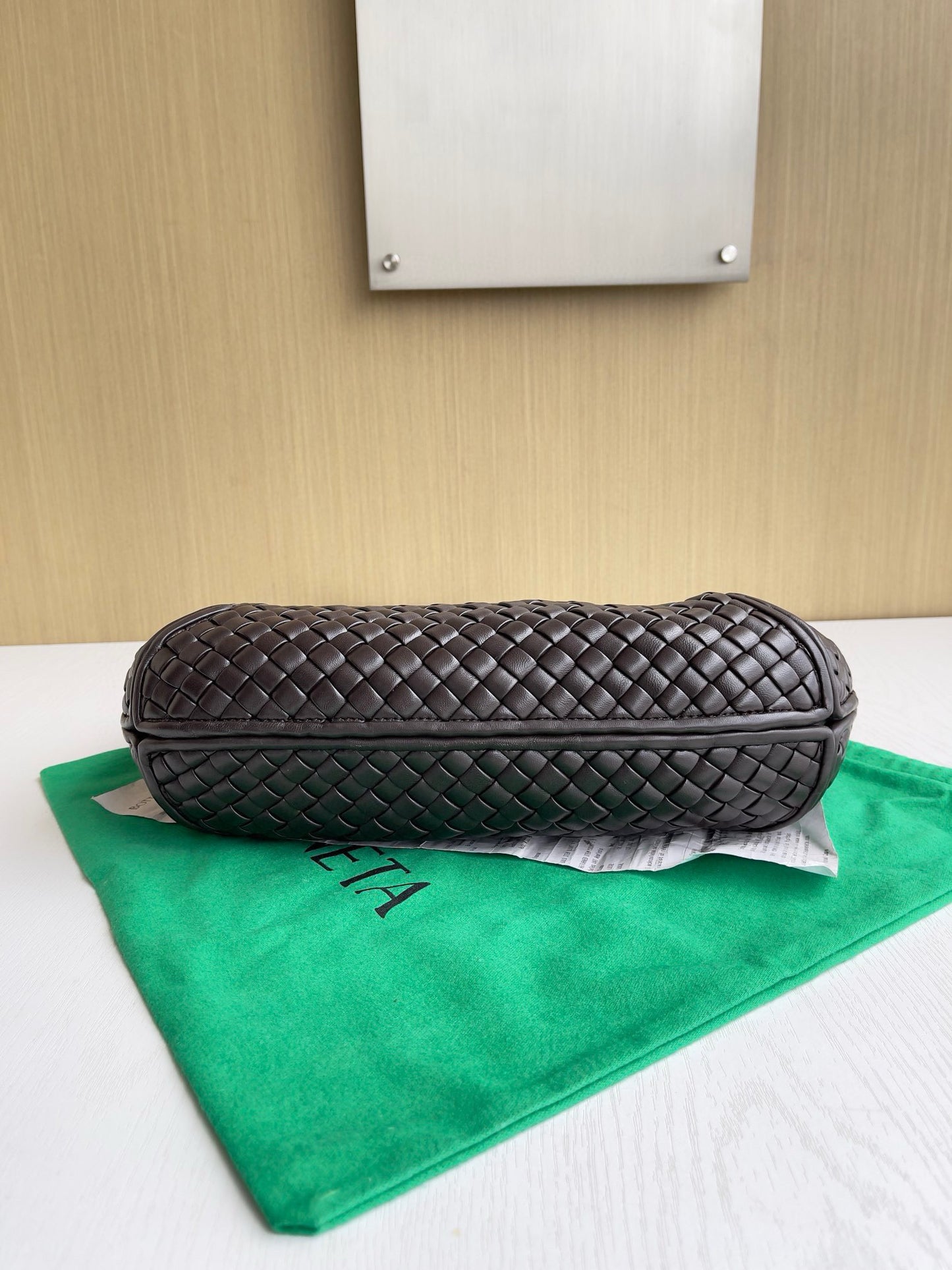 BV Clicker Shoulder Bag