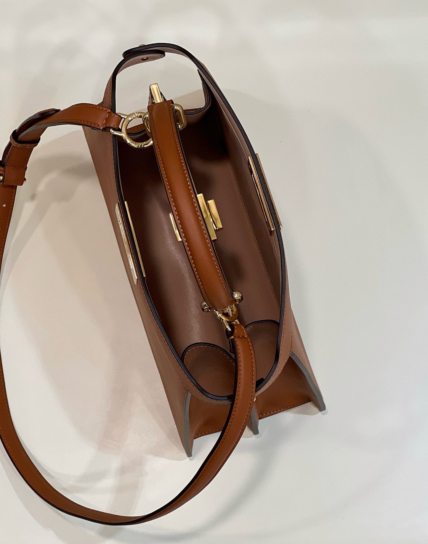 Fendi Peekaboo Bag (33x12x25 cm)