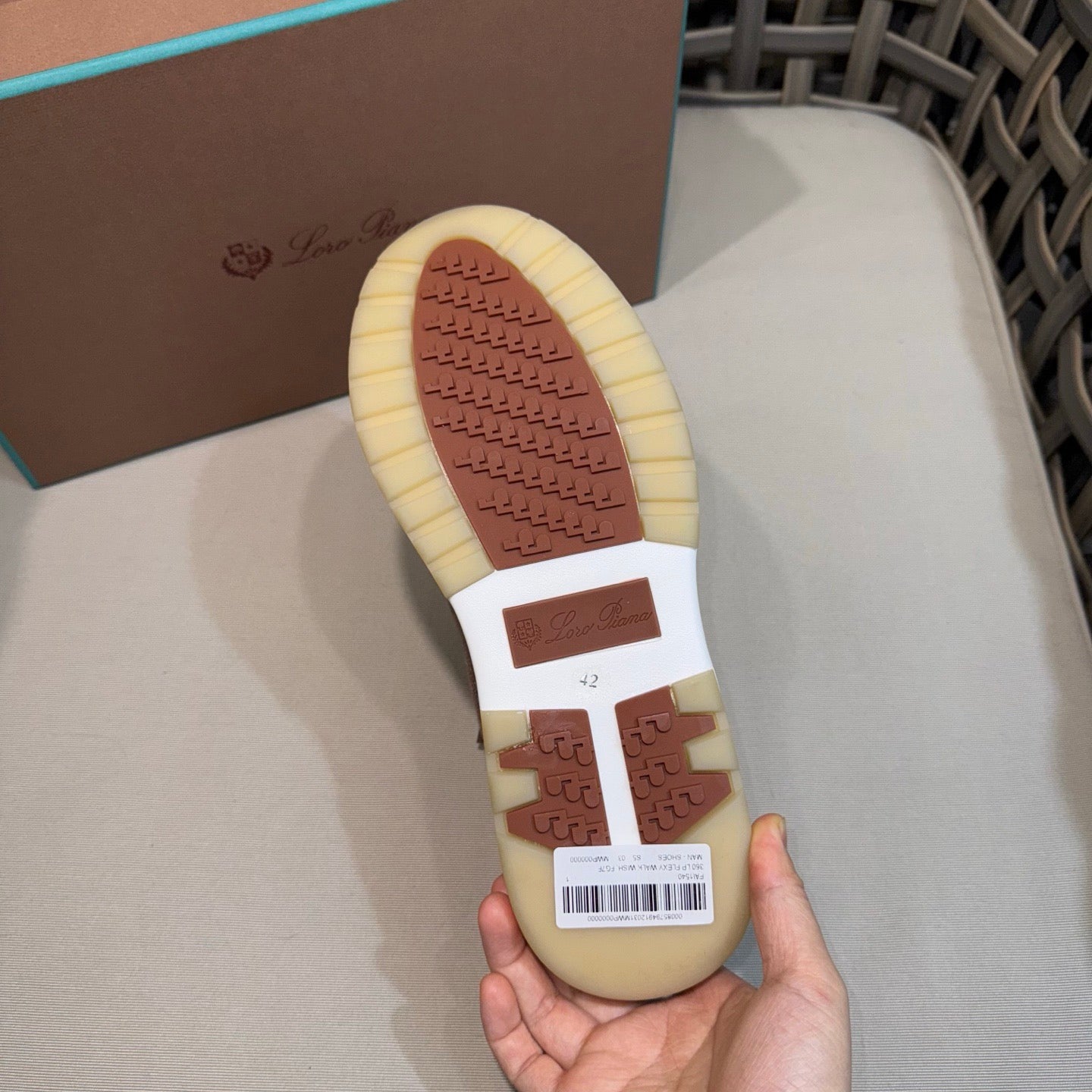 LP Sneakers