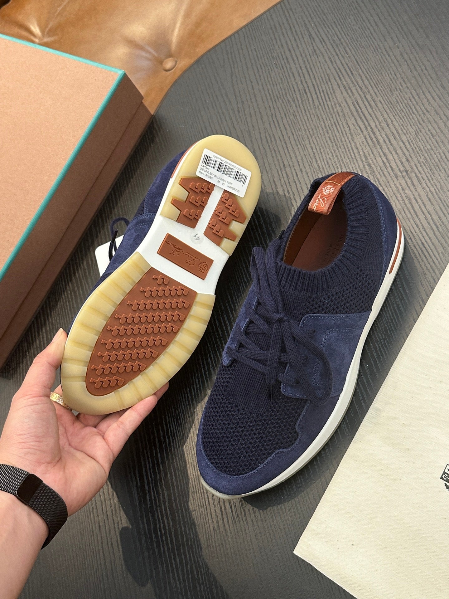 LP Sneakers