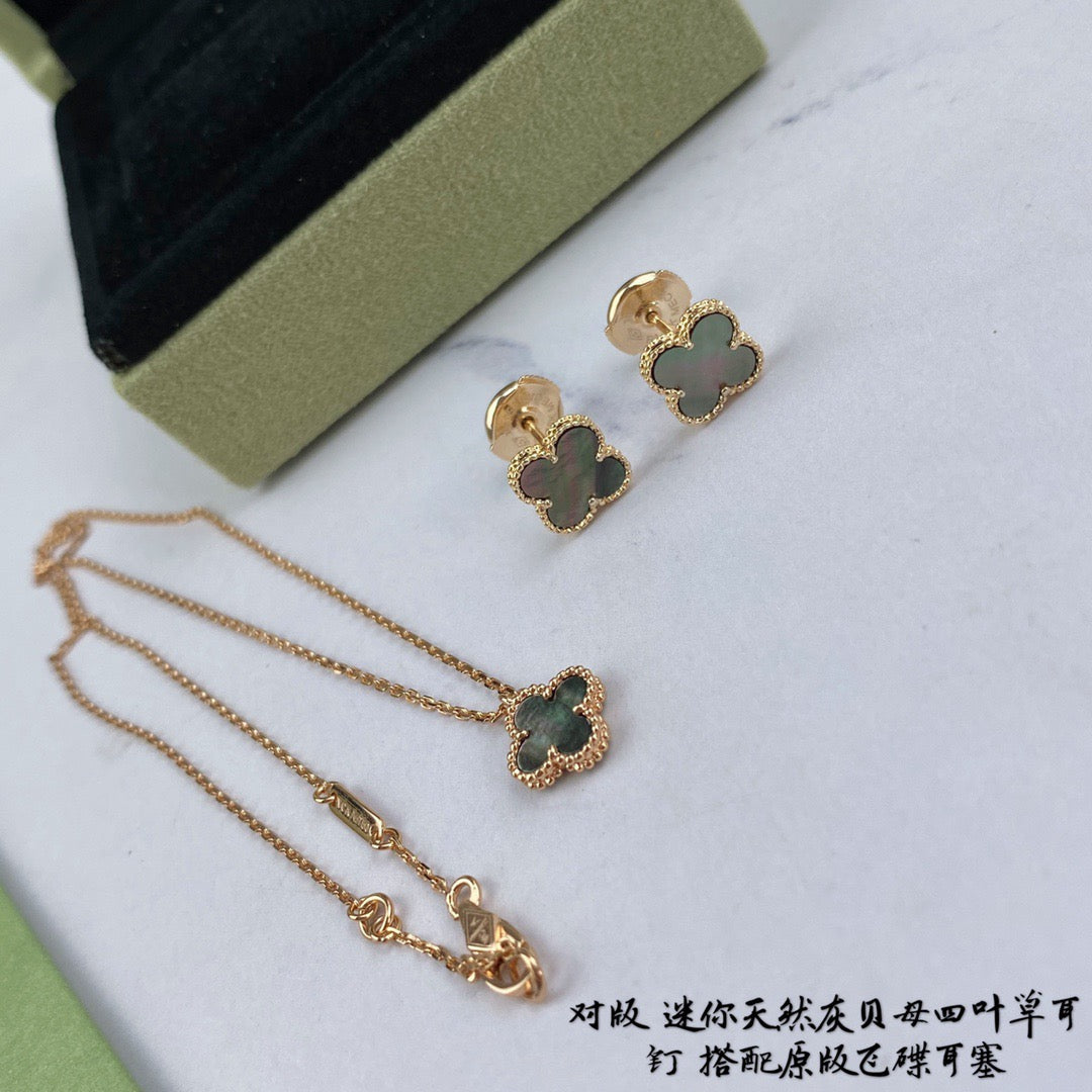 Van Cleef & Arpels Earrings