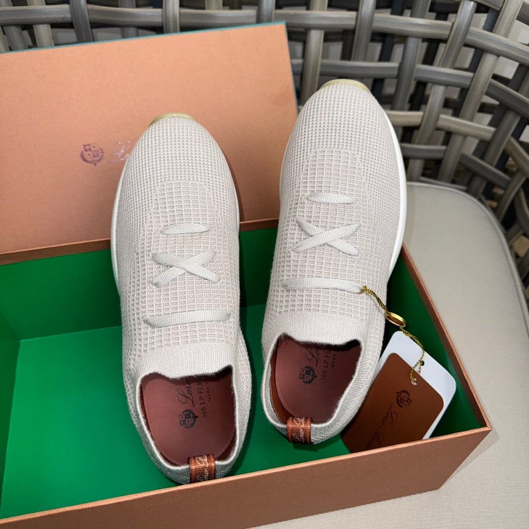 LP Sneakers