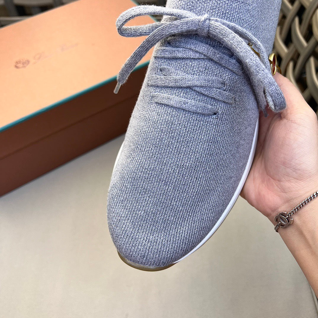 LP Sneakers