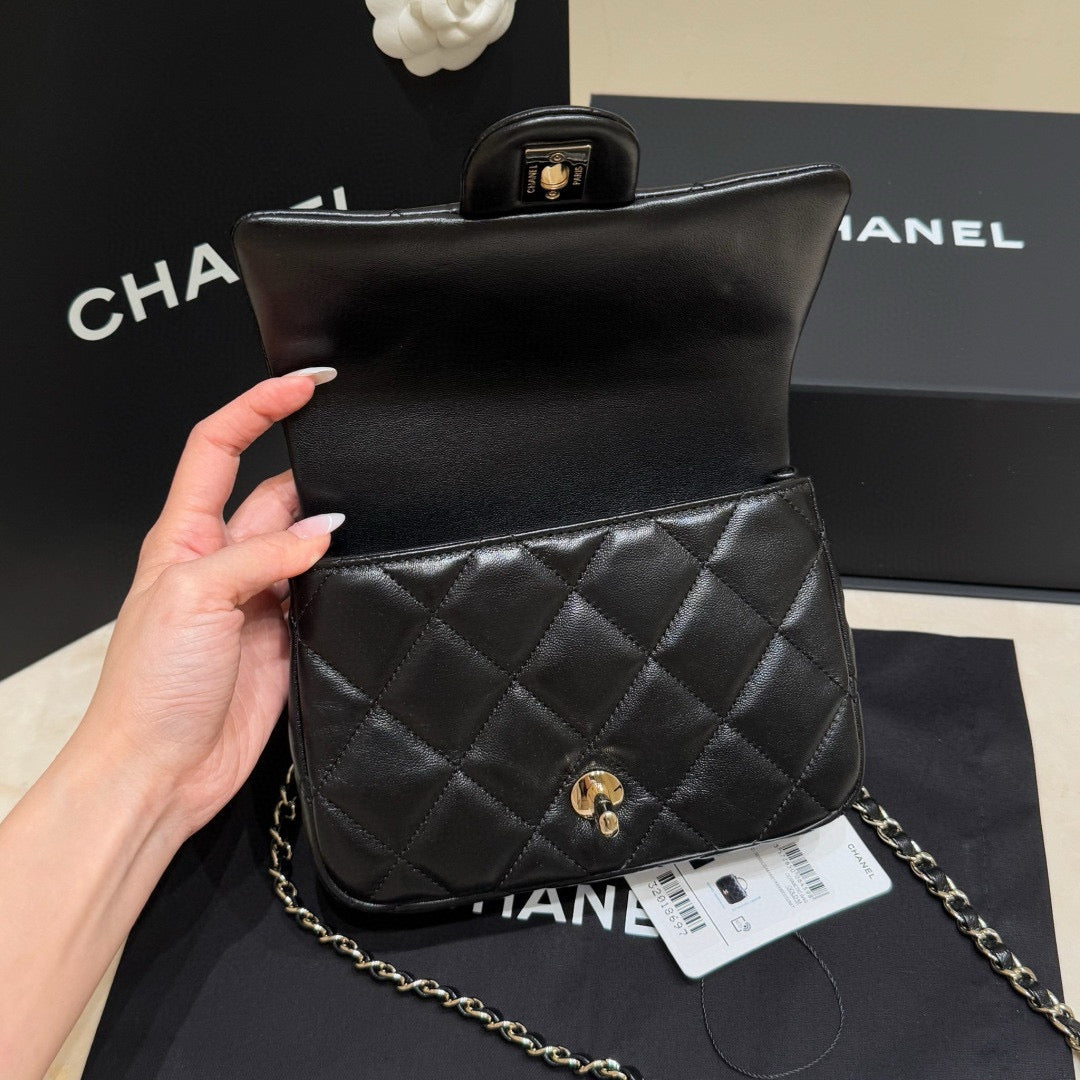 Chanel 25P Mini Flap (13x20x6cm)