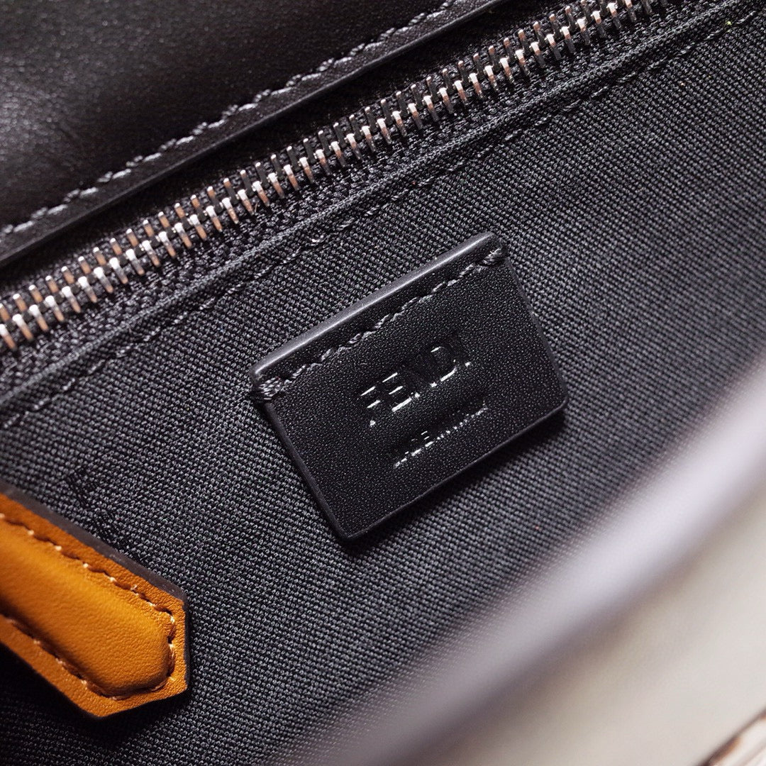 FENDI BAGUETTE 16.5*2.5*11