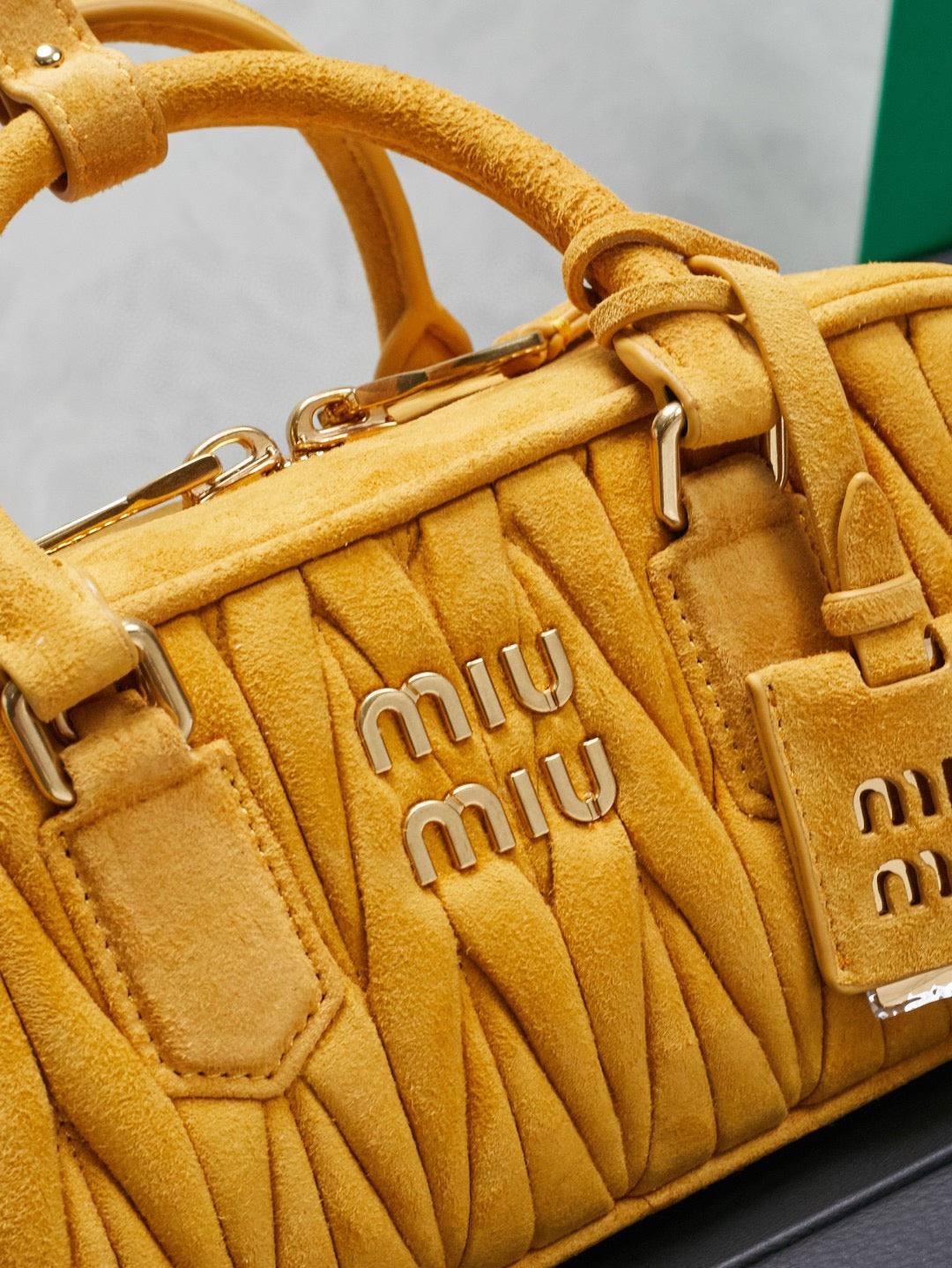 Miu Miu Bowling Bag 22x10.5x7.5cm