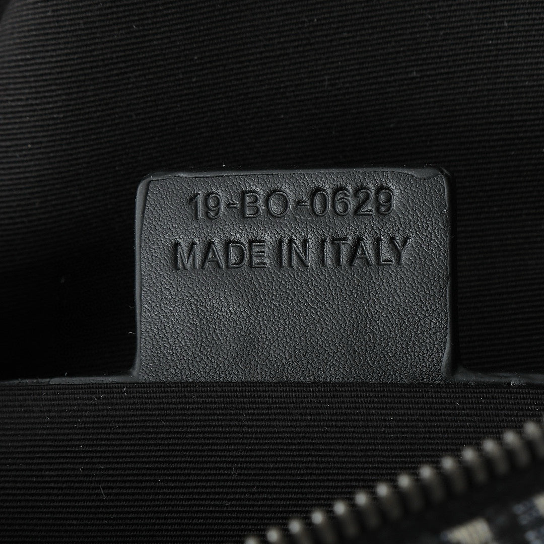 Dior 8 Oblique Belt Bag