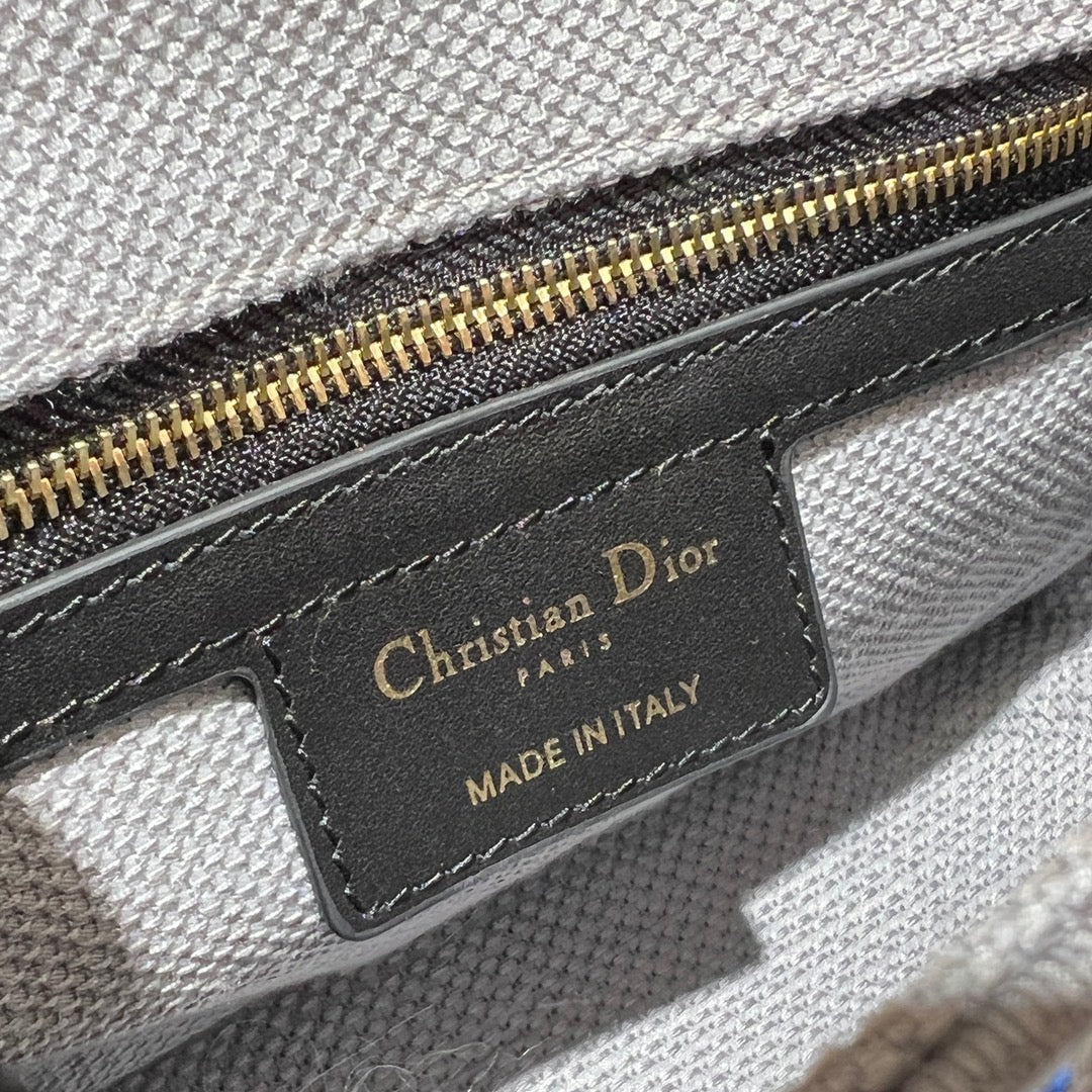 Dior Señorita Caro (20cm)