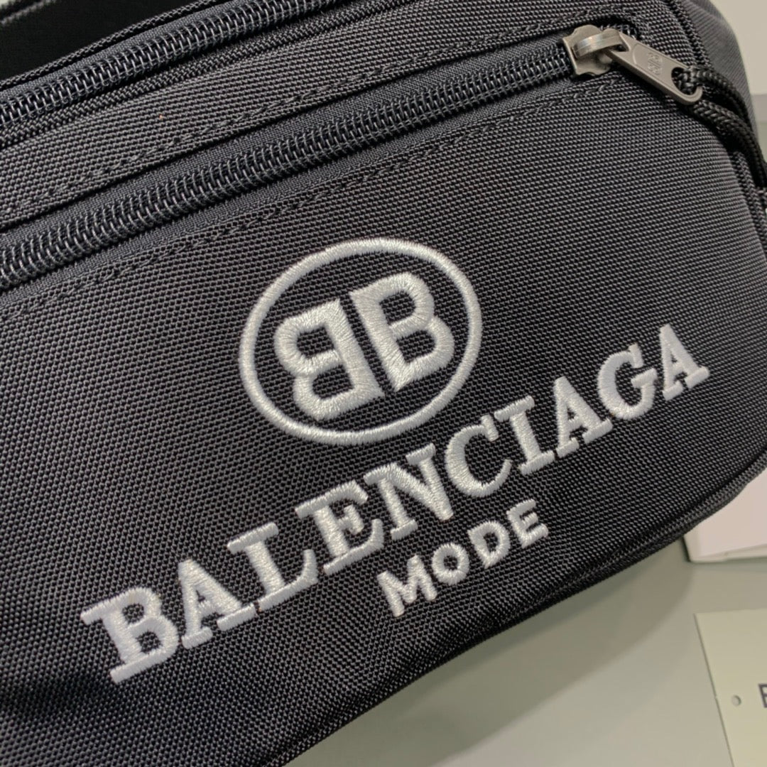 Balenciaga Bandolera