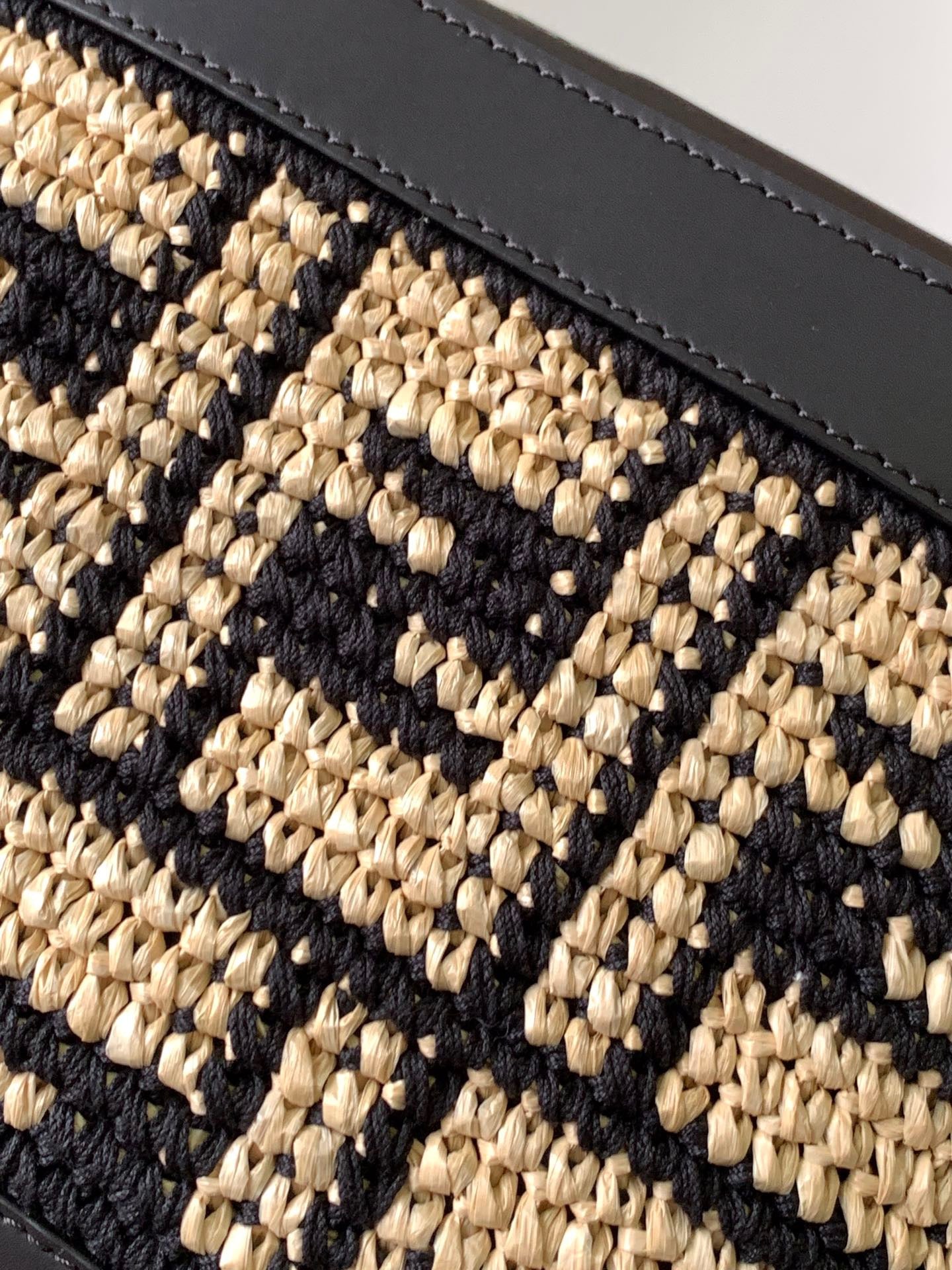 Bolso Fendi Mini Cubo