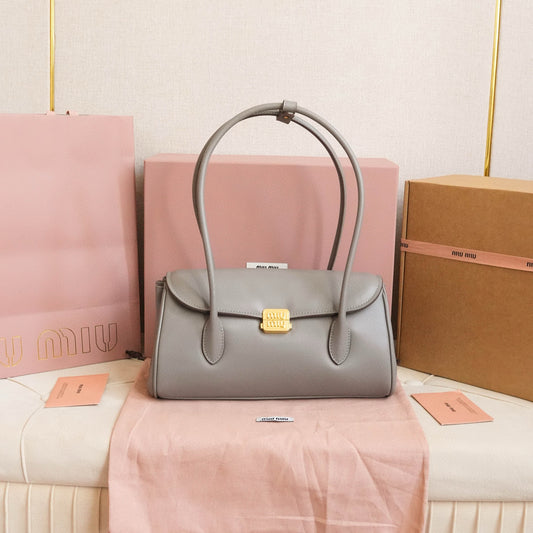 Miu Miu Shoulder Bag 28x15x11cm