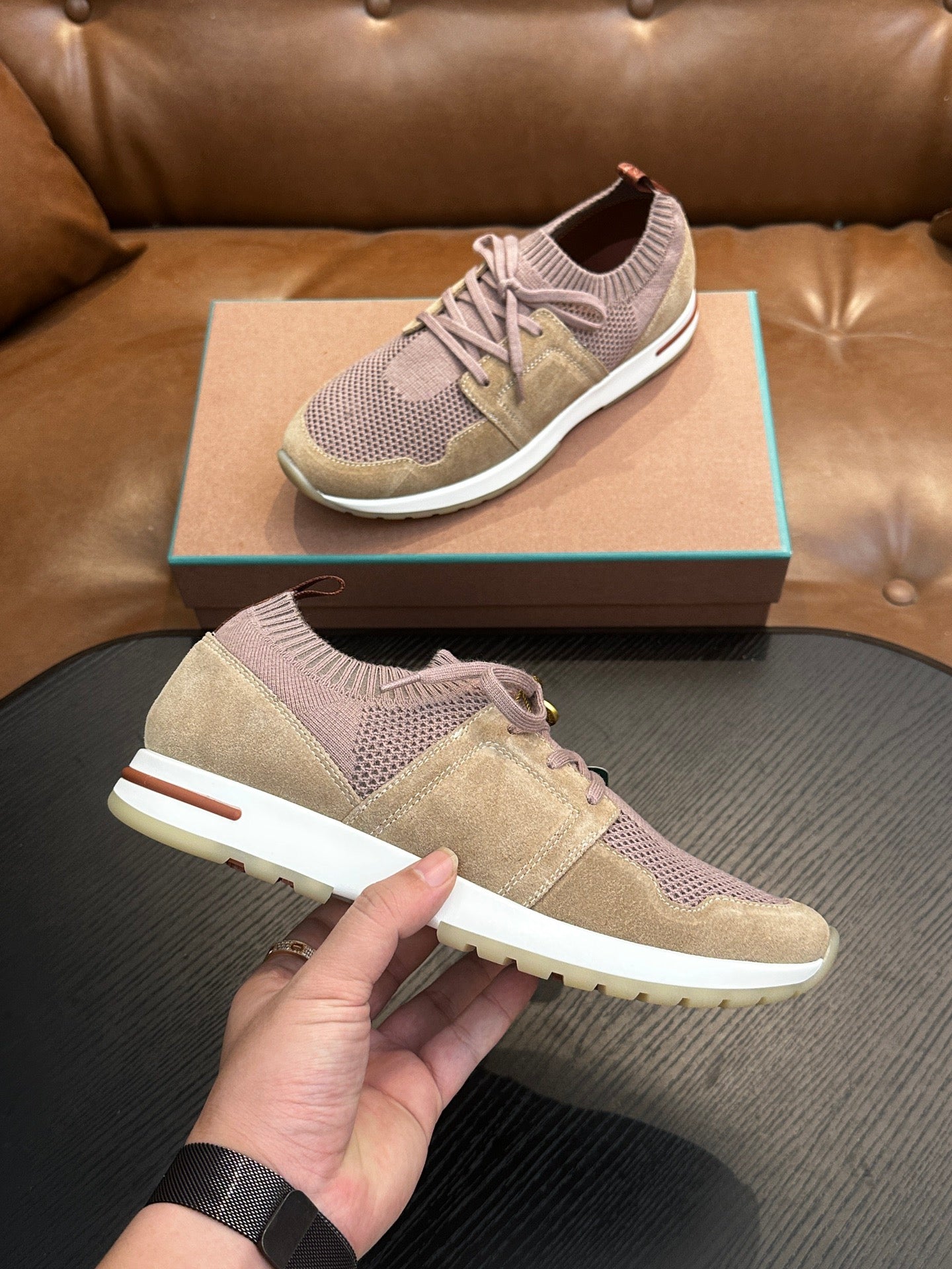 LP Sneakers