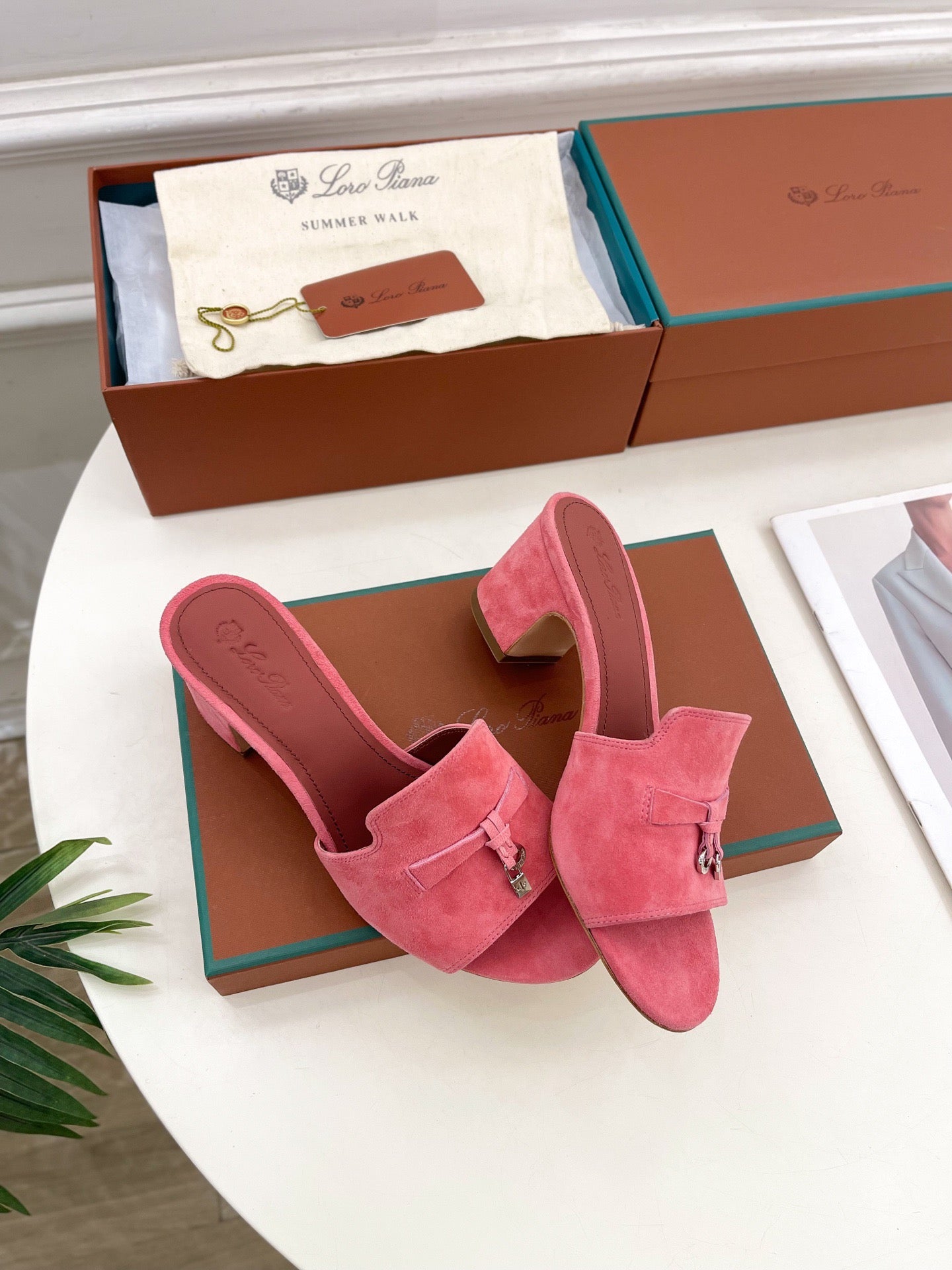 LP Sandals