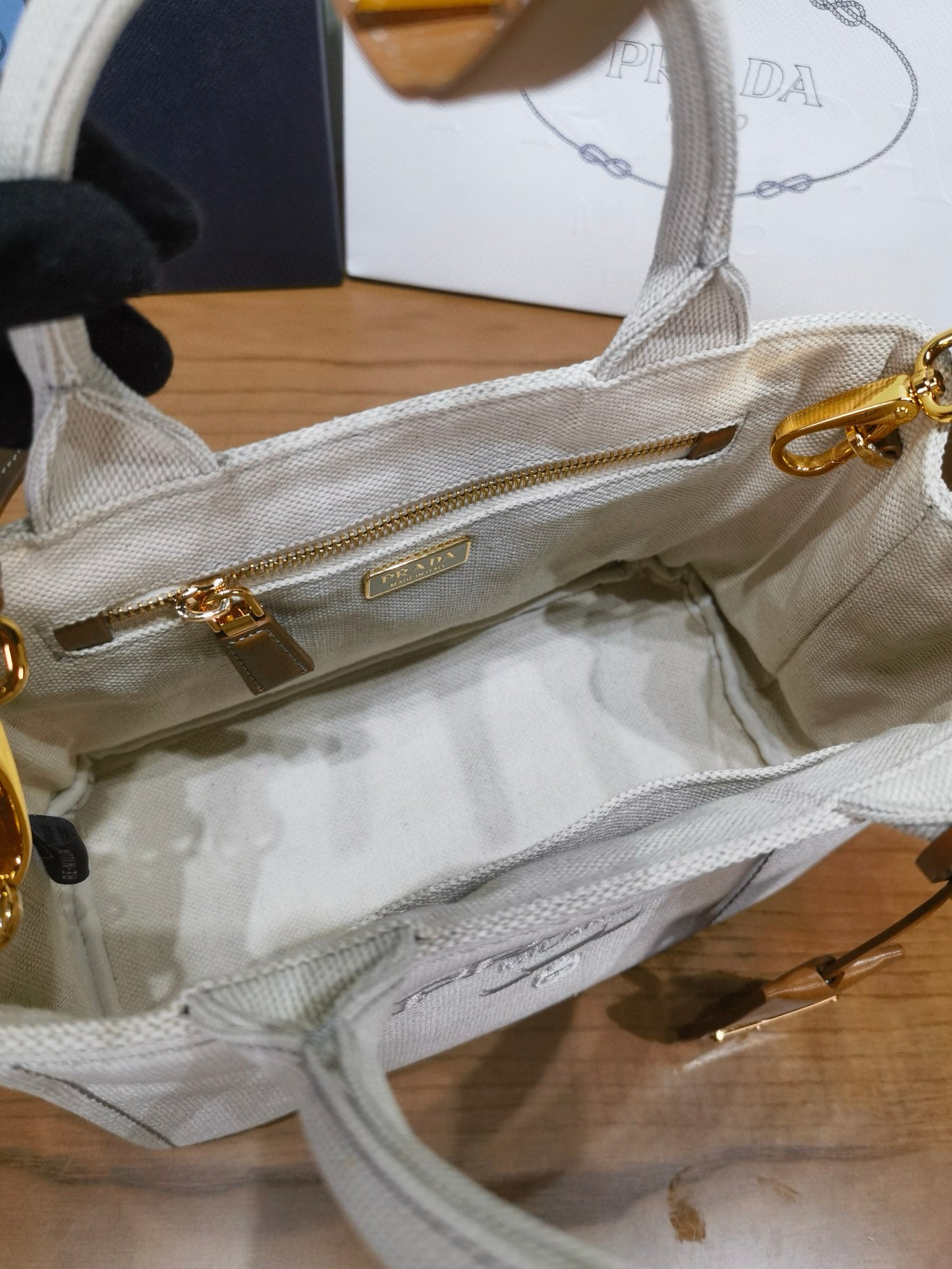 Prada Handle Bag 22x15x13cm