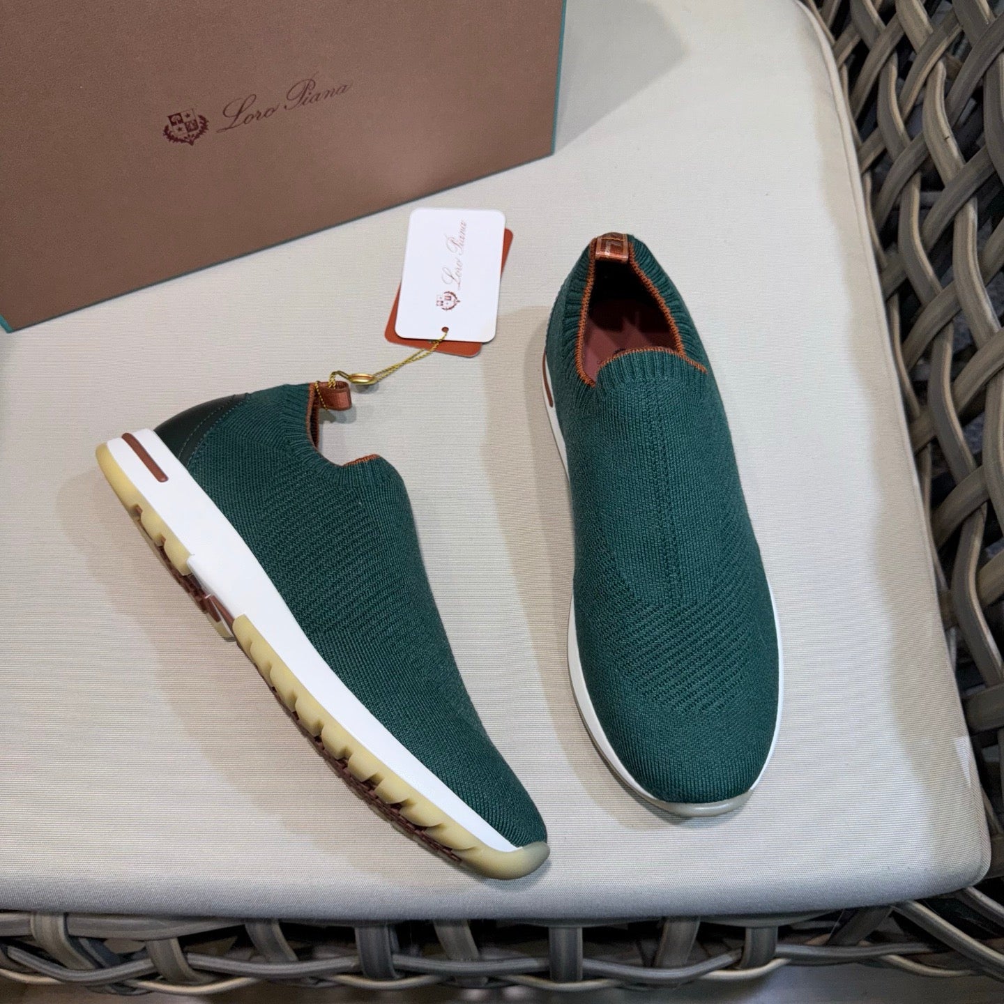 LP Sneakers