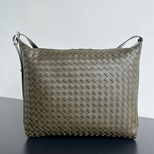 BV Hobo Bag 44x33x9CM