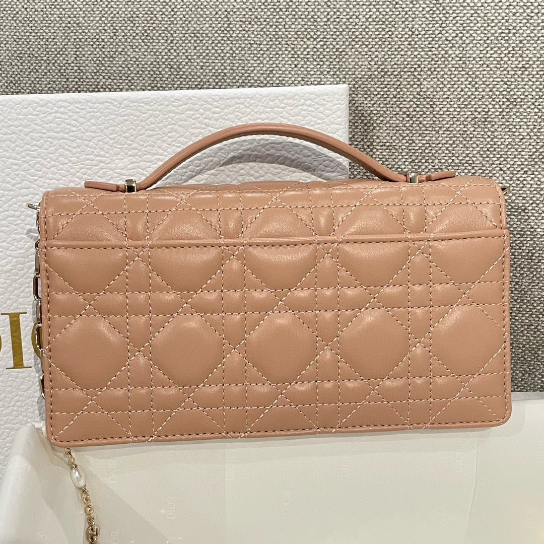 Dior WOC