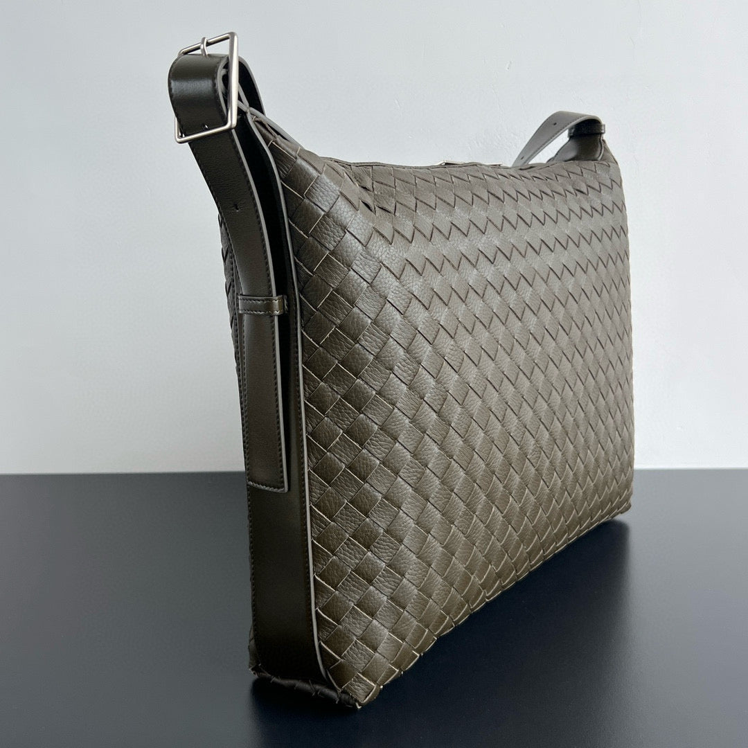 BV Hobo Bag 44x33x9CM