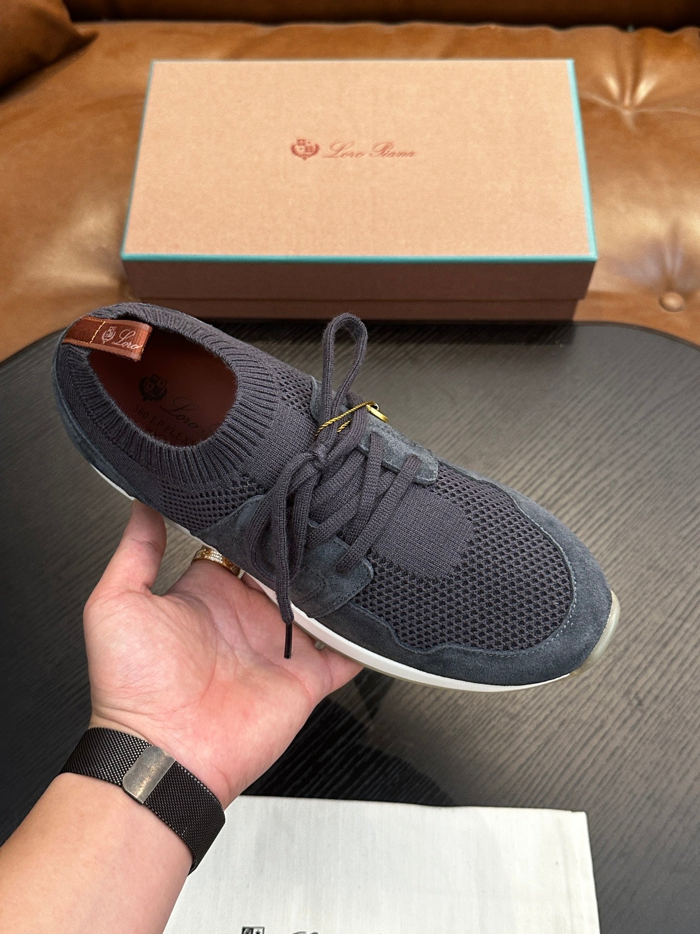 LP Sneakers