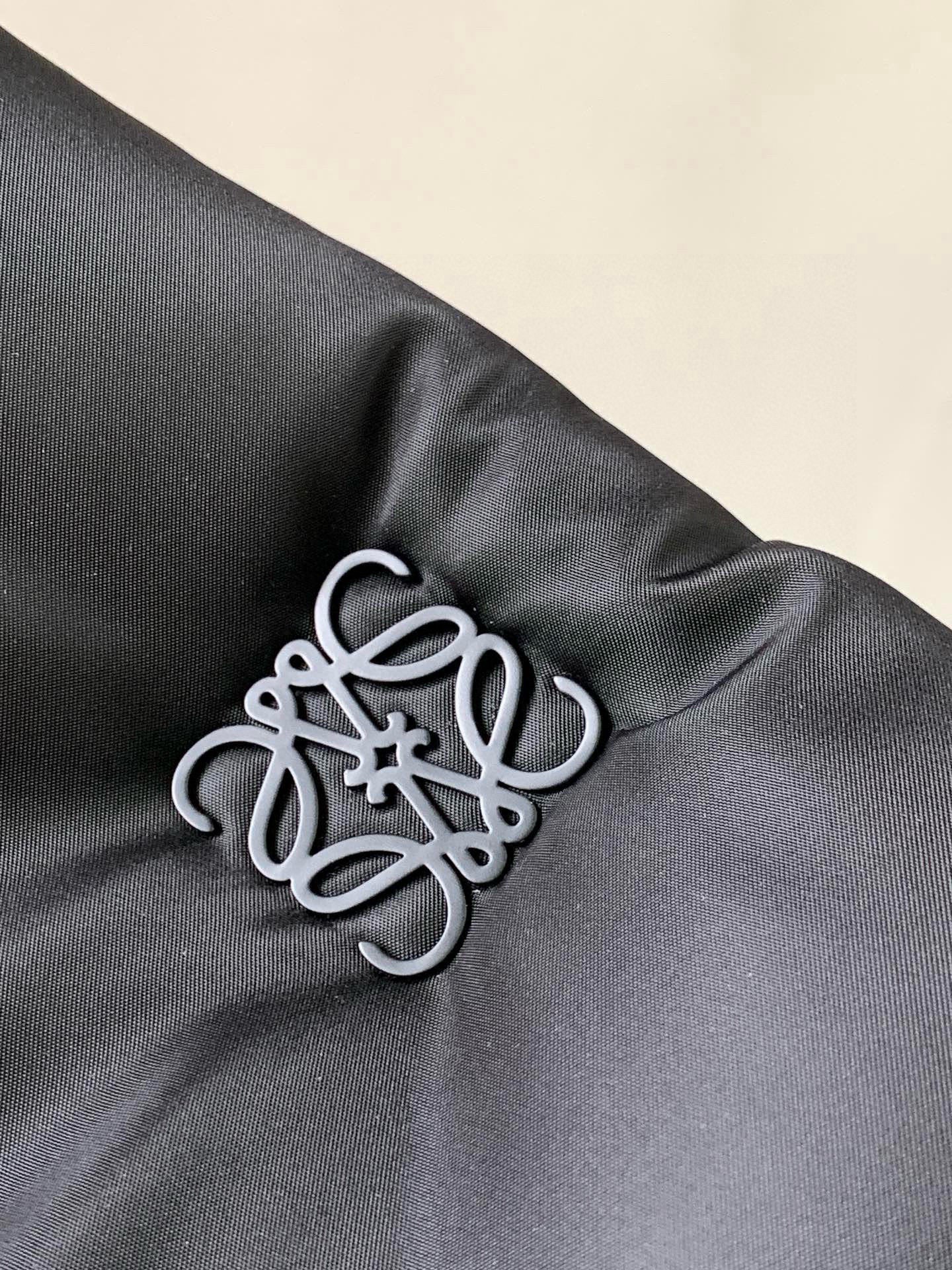 Loewe Messenger Bag 30x20.5x10CM