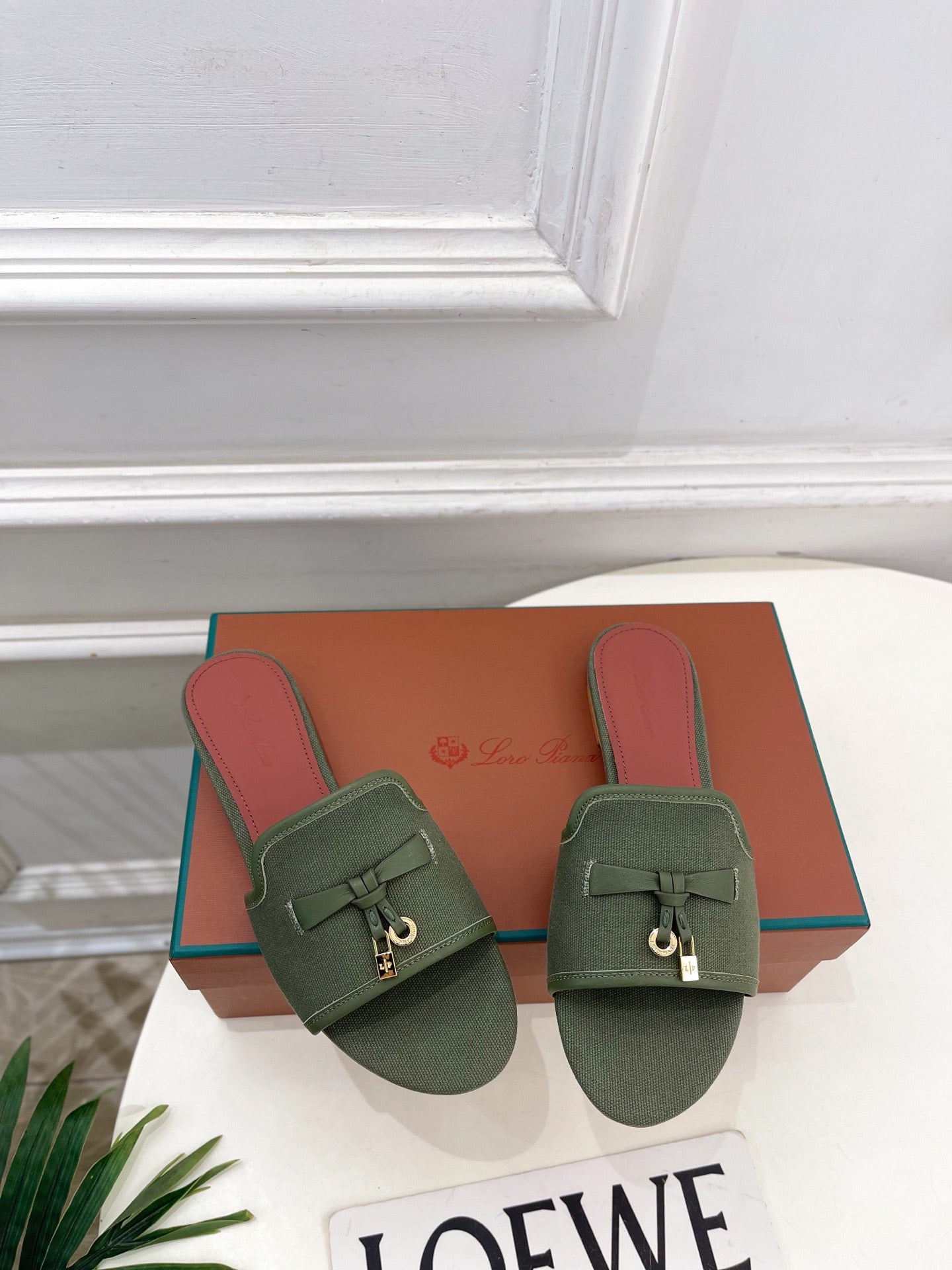 LP Sandals