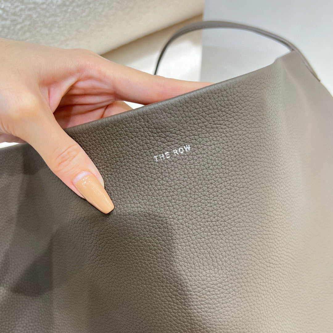 The Row Bucket Bag(44CM*38CM*21CM)