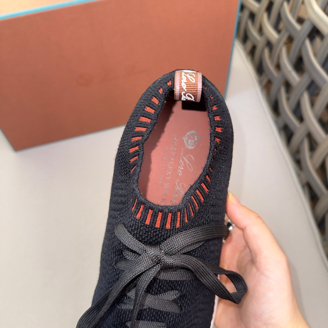 LP Sneakers