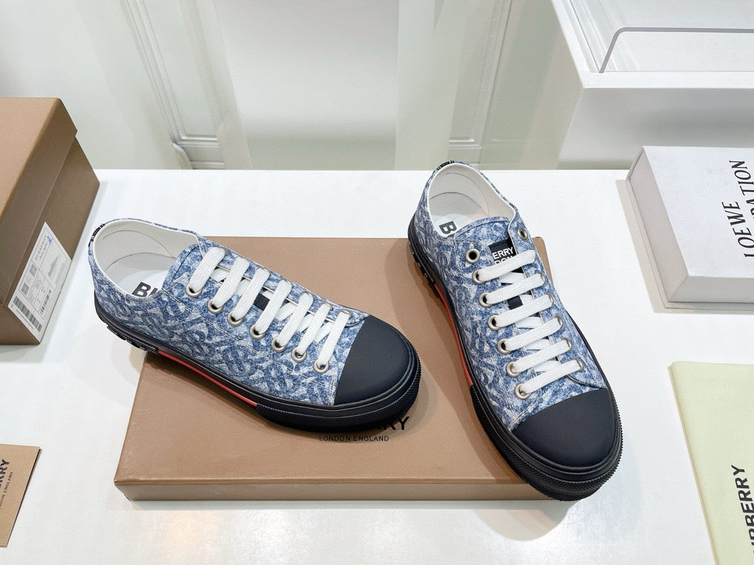 Burberry Sneakers