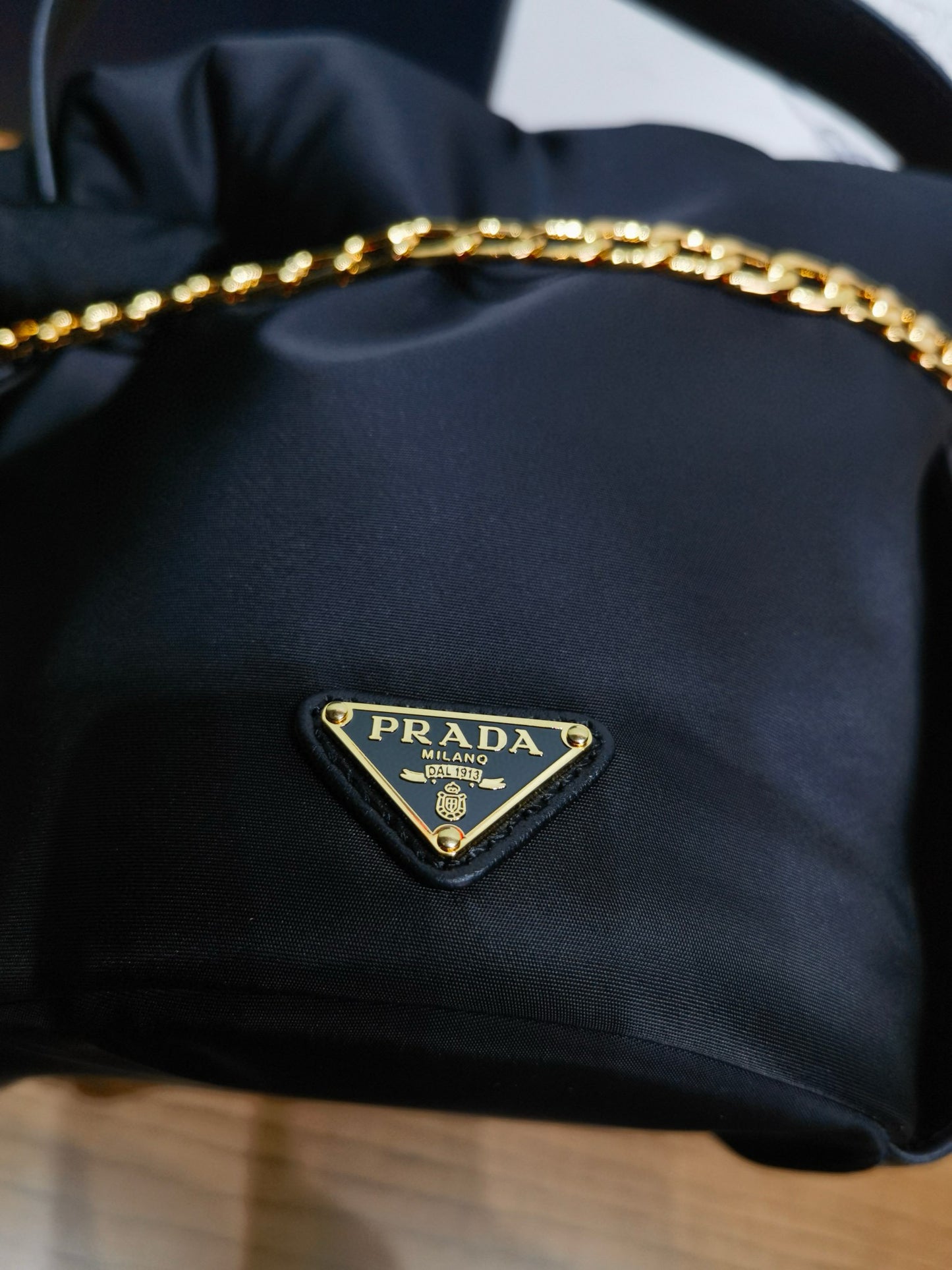 PD Petit Sac Noir Bucket Bag