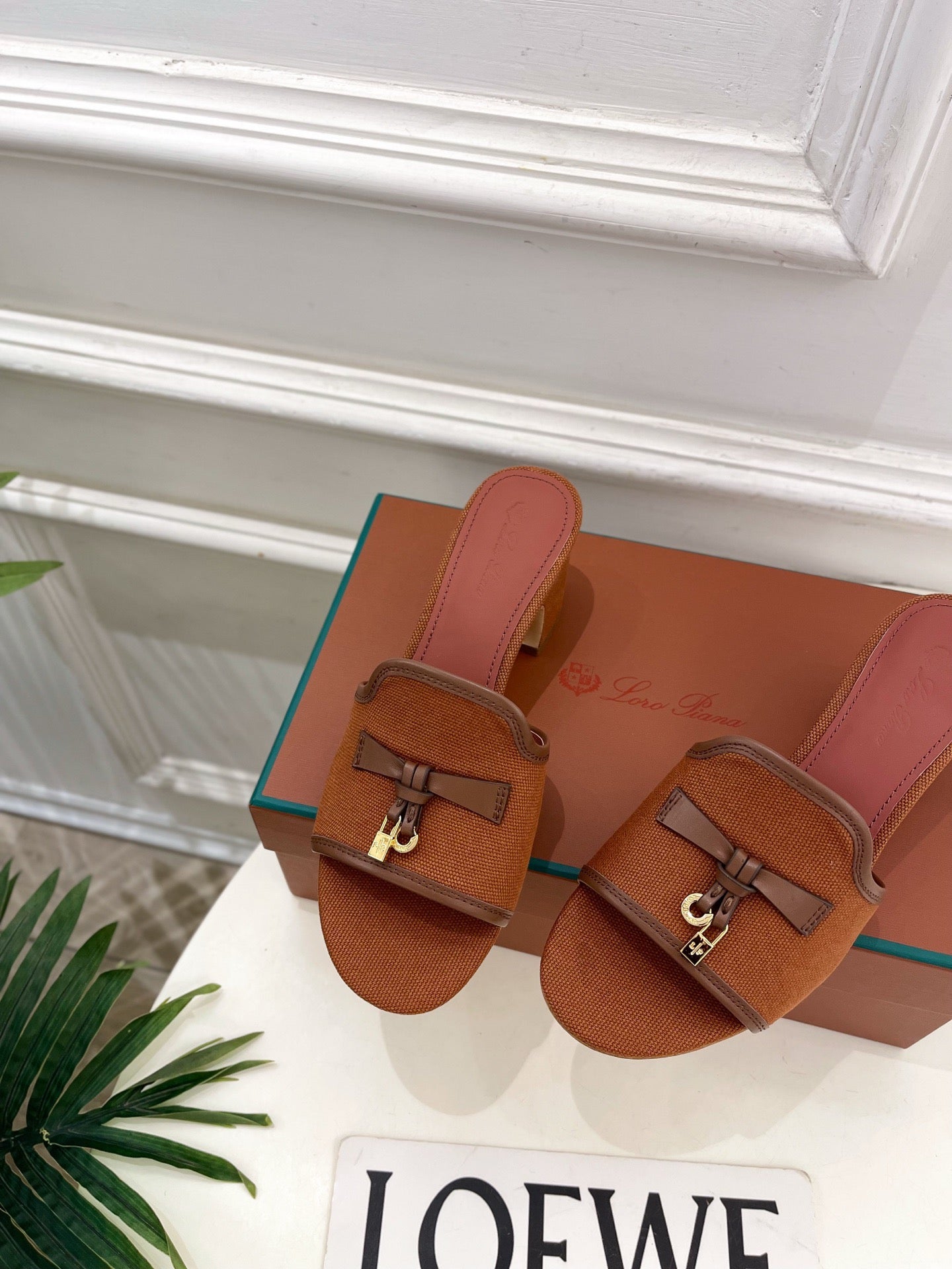 LP Sandals