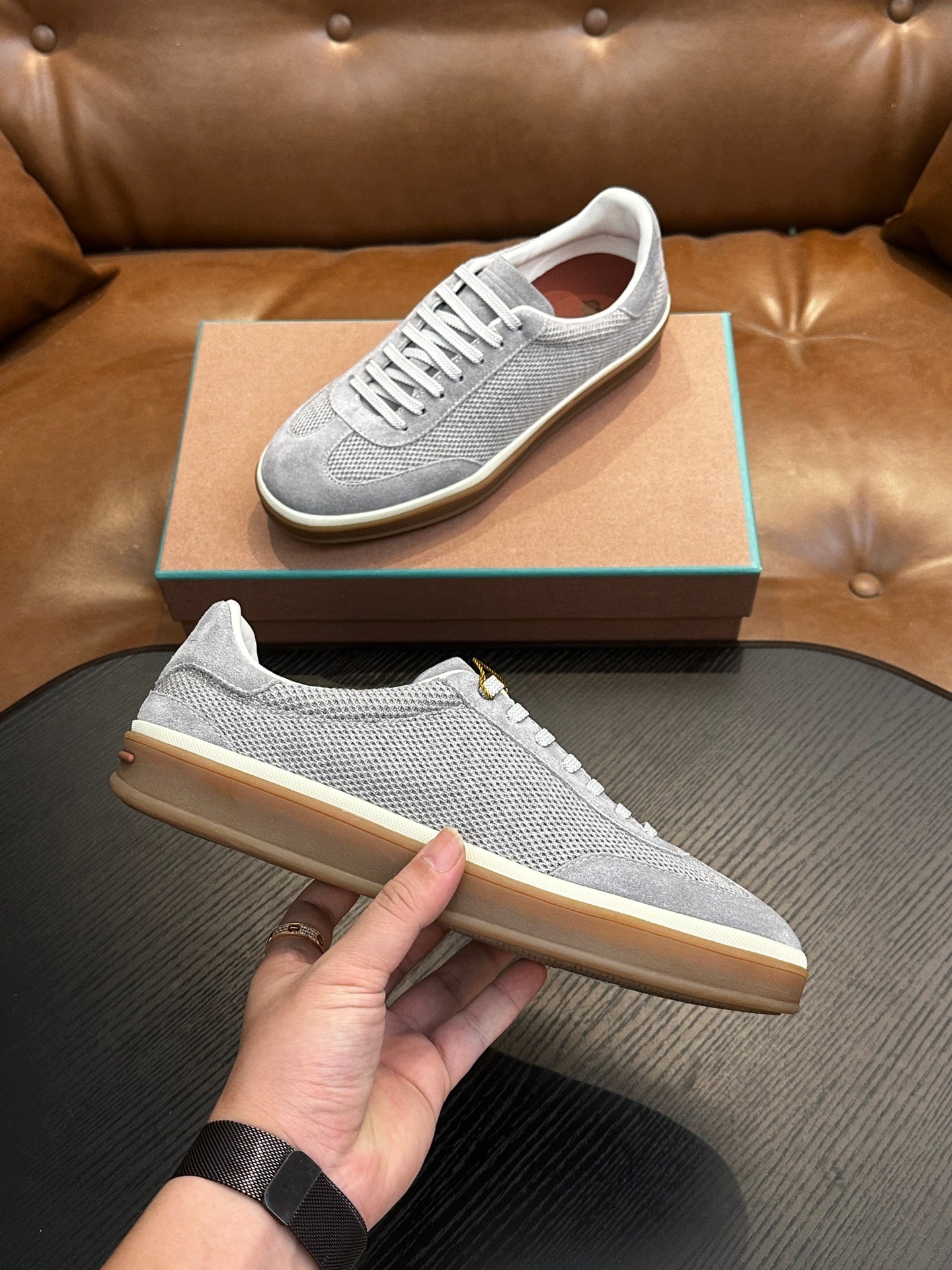 LP Sneakers