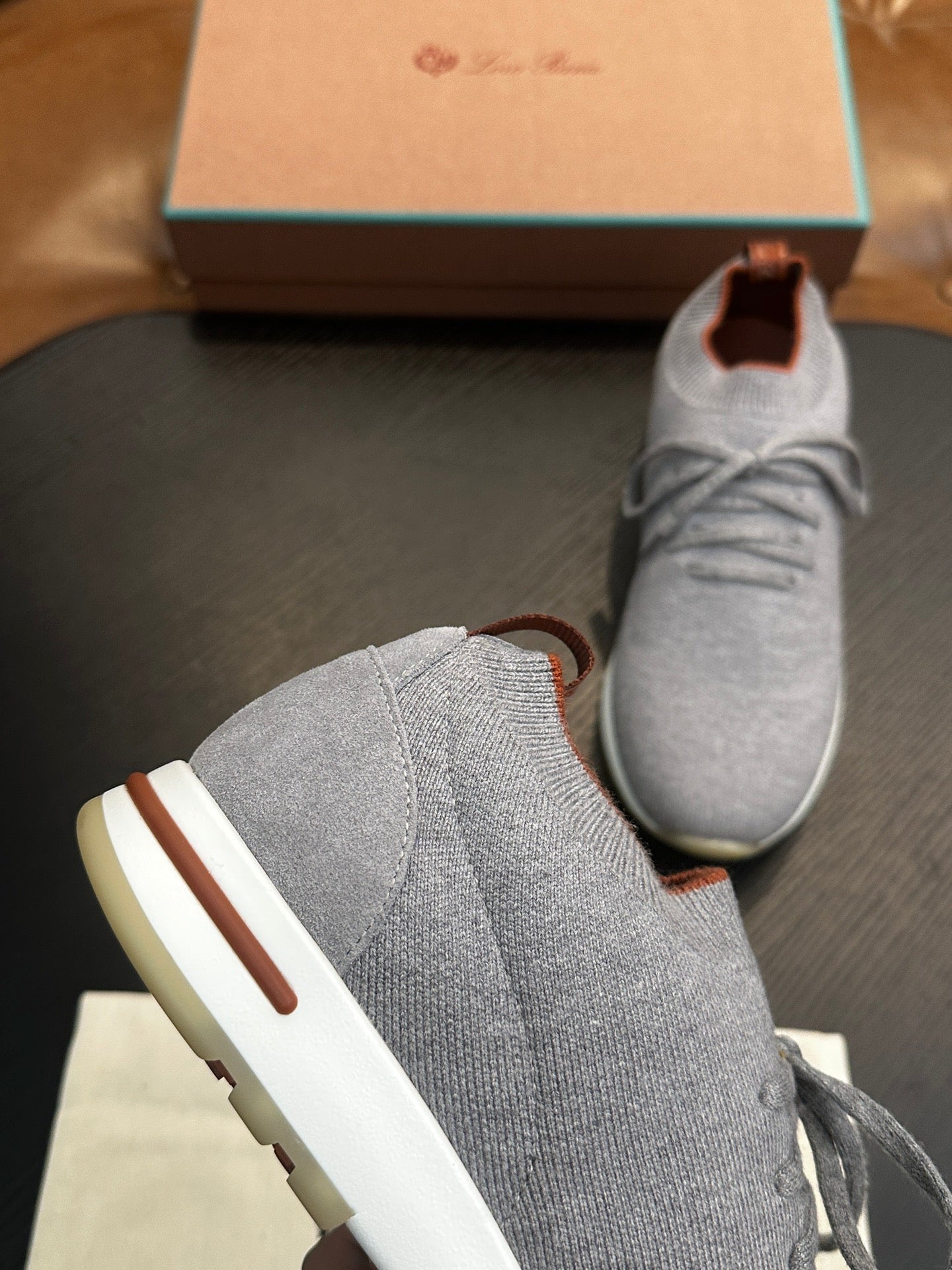 LP Sneakers